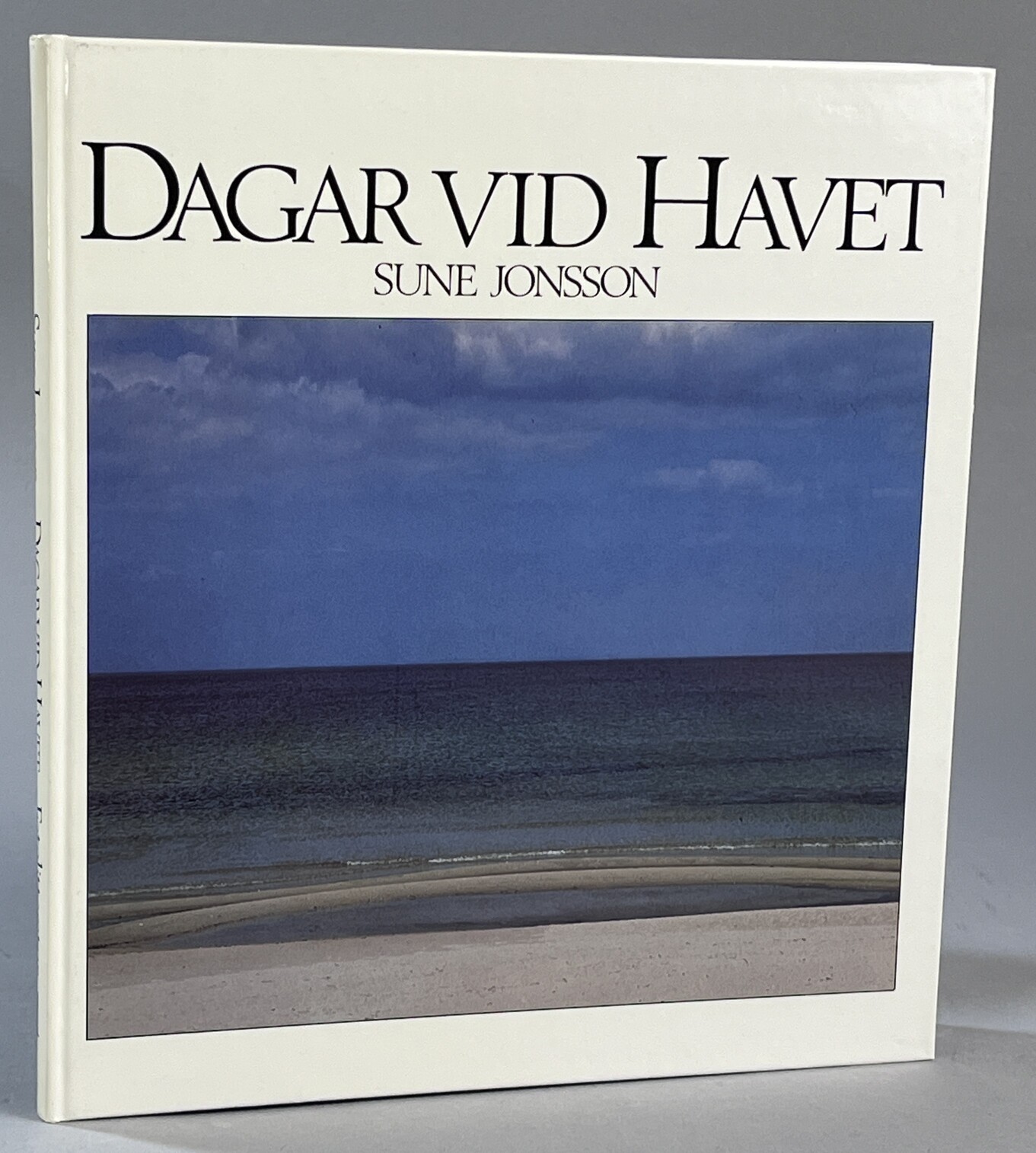 Dagar vid havet. [Utg. av] Fyra Förläggare.