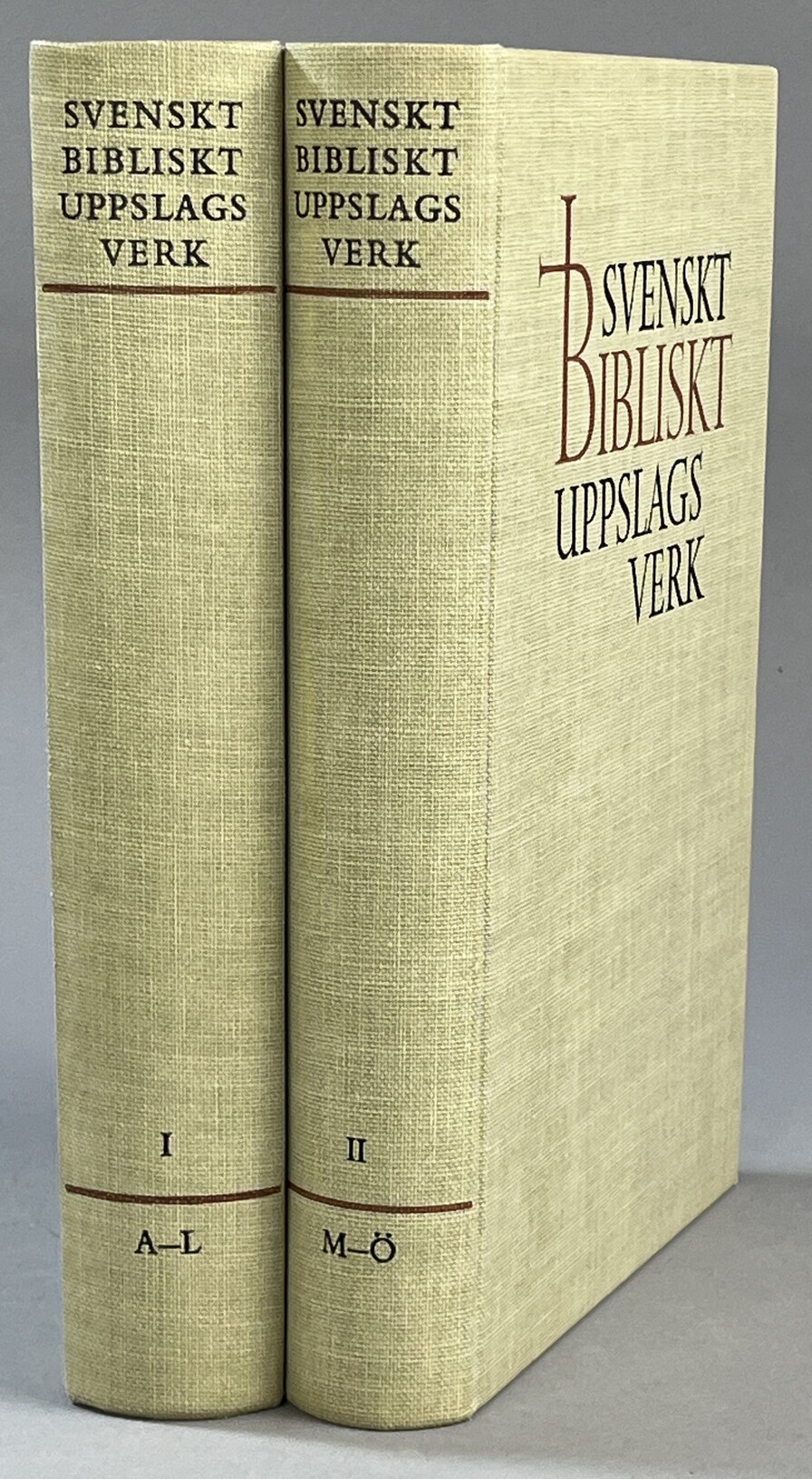 Svenskt bibliskt uppslagsverk. Andra upplagan. Första bandet A-L. [... Andra bandet M-Ö]. [Utg. av] Nordiska uppslagsböcker.