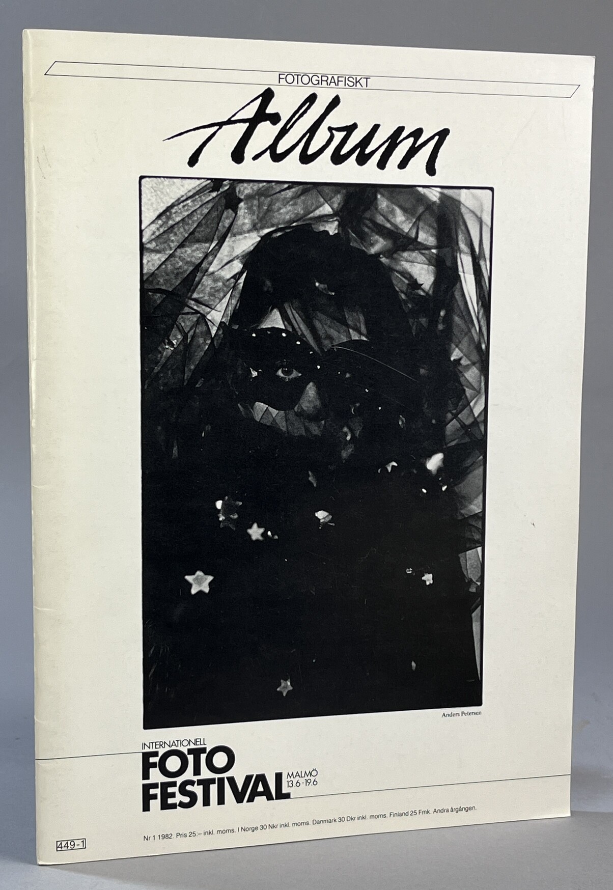 Fotografiskt album 1982:1. Internationell fotofestival Malmö 13.6 - 19.6. [Utg. av] Fyra Förläggare AB.