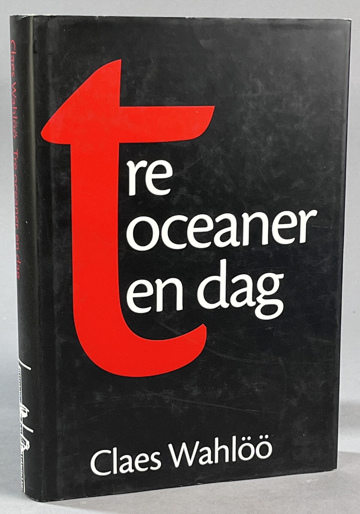 Tre oceaner, en dag. Reportage om ryska Andra stillahavseskaderns resa till och undergång vid Tsushima 1904-1905. [Utg. av] Domvs Propria.