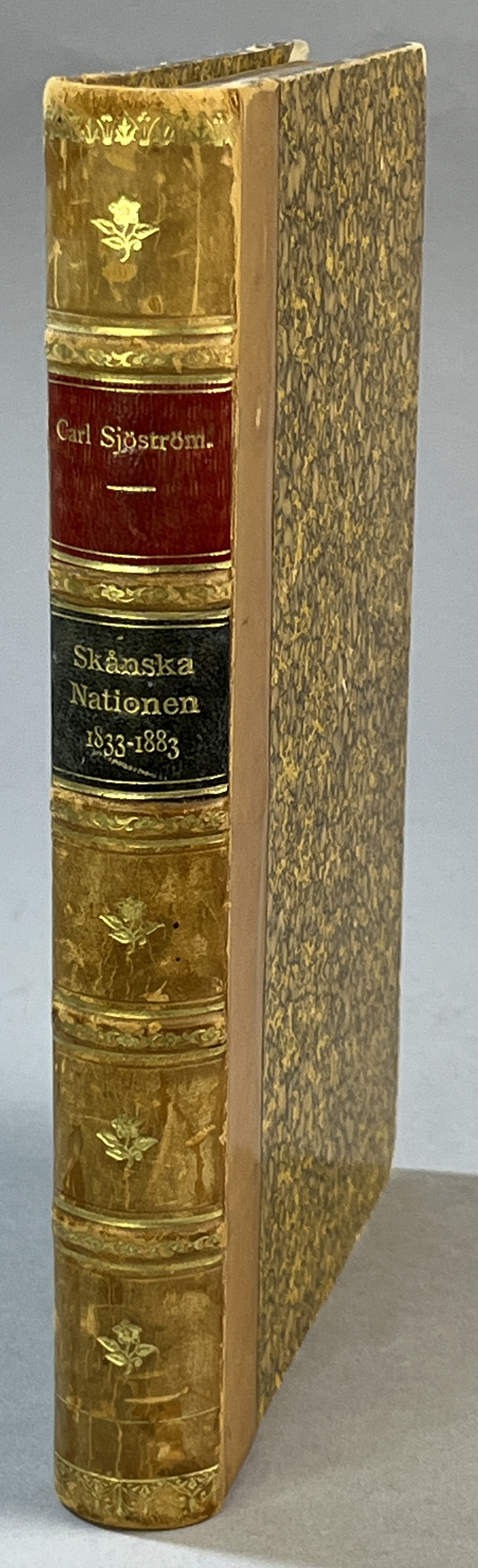 Skånska nationen vid Lunds universitet 1833-1883. Biografiska anteckningar af Carl Sjöström. [Utg. av] Gleerupska Universitets-Bokhandeln.