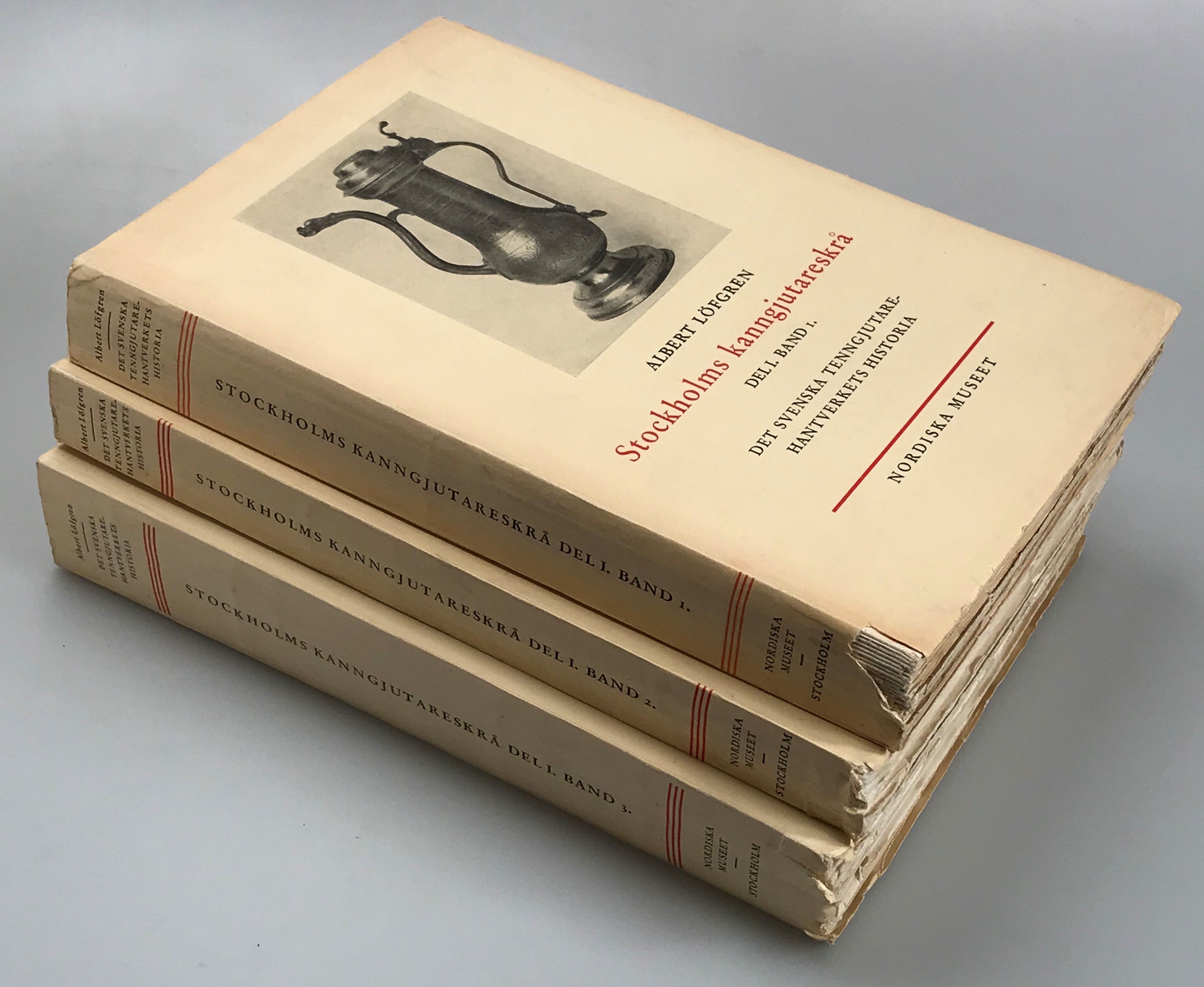 Det svenska tenngjutarehantverkets historia. Del I. Stockholms kanngjutareskrå intill år 1720. Band 1. Organisation, närings- och sociala förhållanden. [... Band 2. Biografier, stämplar och arbeten; Del I. Band 3. Stockholms kanngjutareskrå 1720-1850]. [Utg. av] Nordiska Museet.