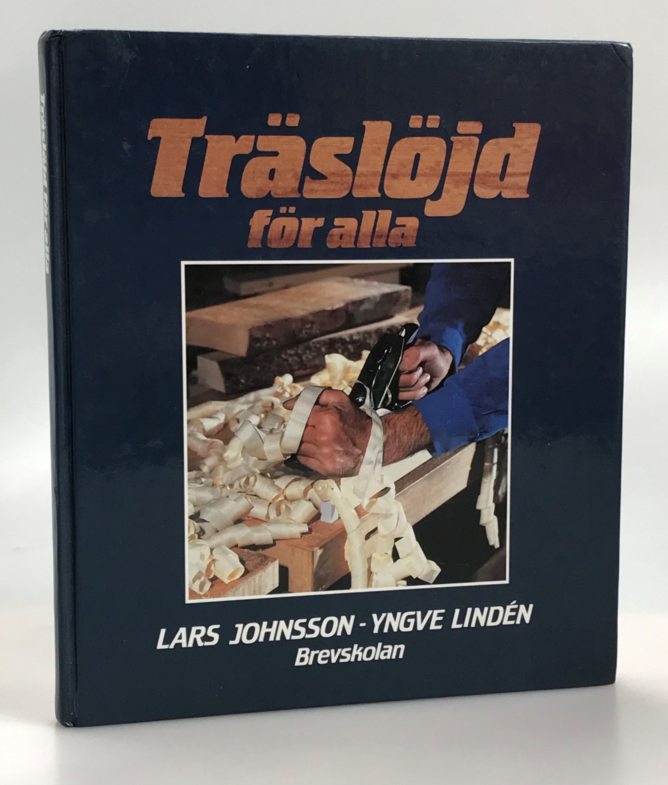 Träslöjd för alla. [Utg. av] Brevskolan.