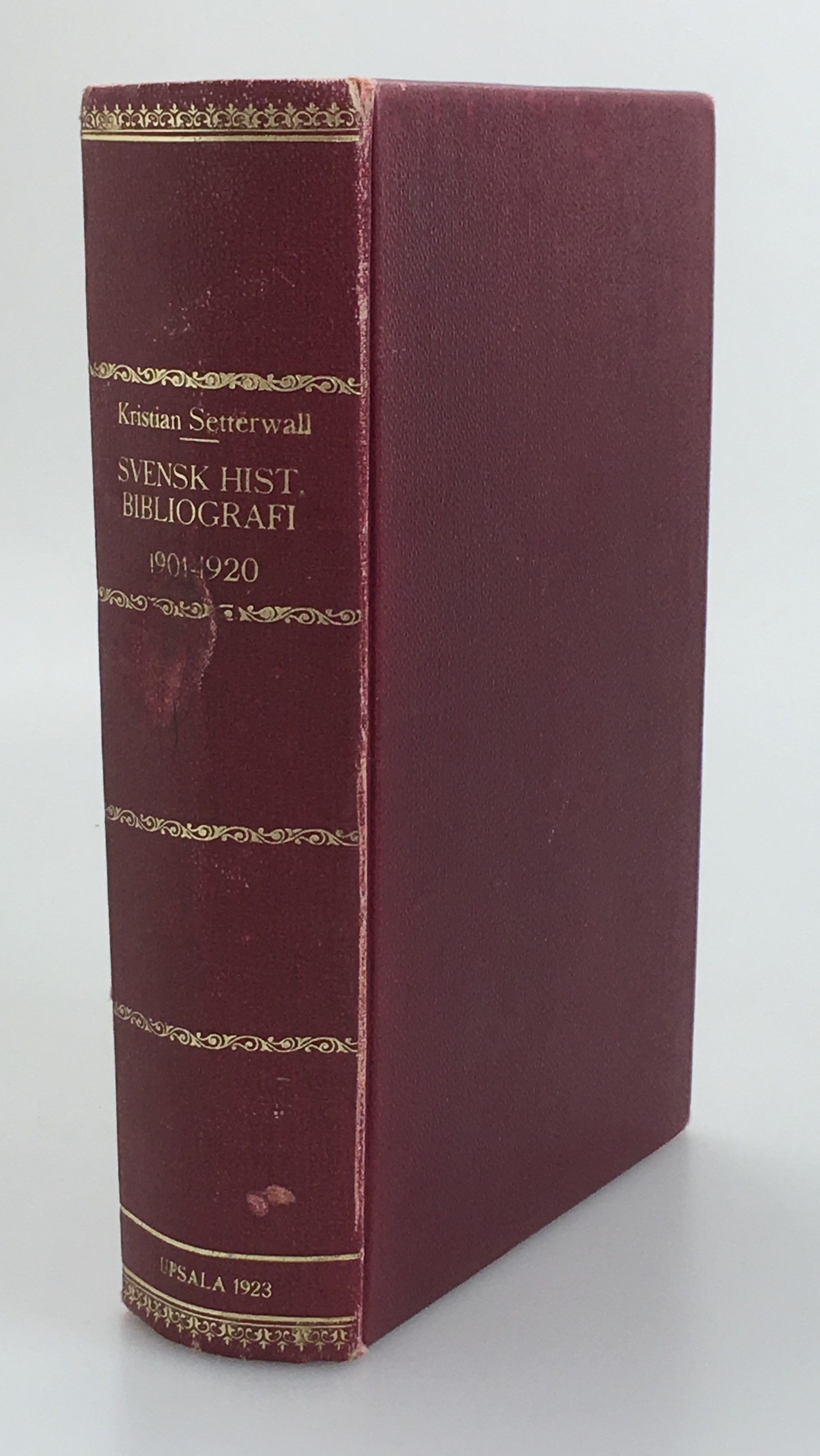 Svensk historisk bibliografi 1901-1920. Systematisk förteckning över skrifter och uppsatser som röra Sveriges historia utkomna från och med 1901 till och med 1920.