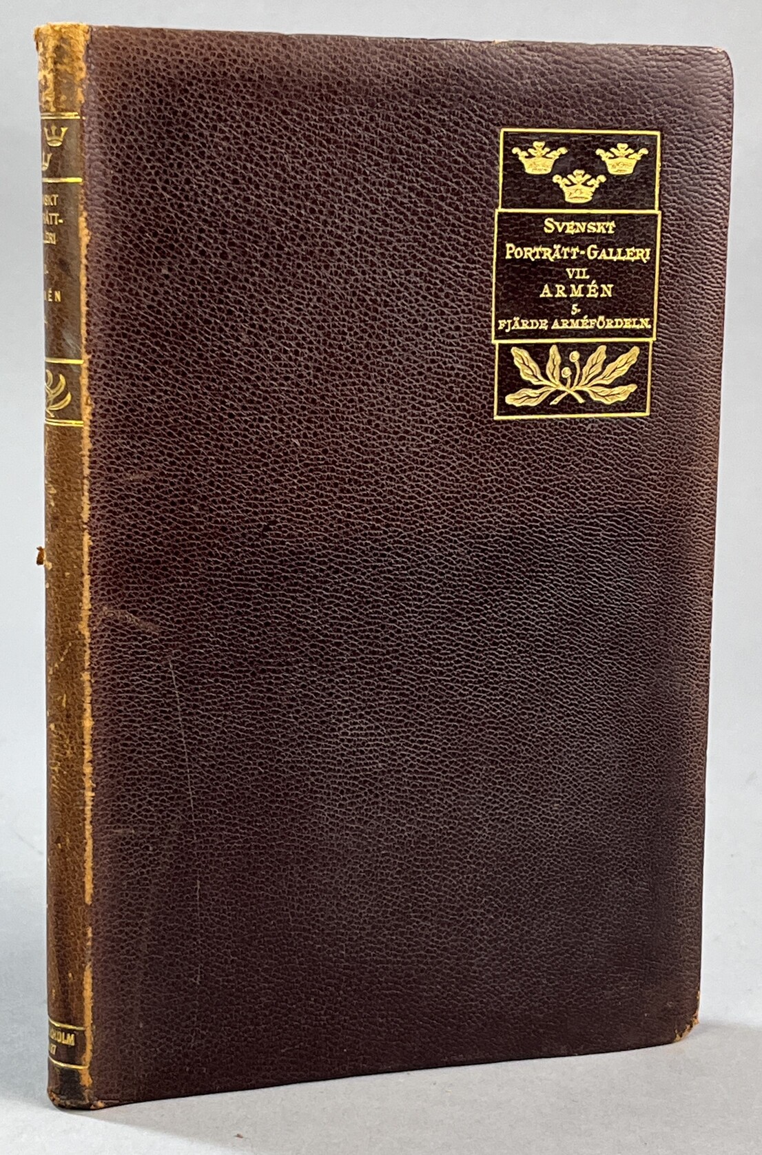 Svenskt porträttgalleri. VII. Armén. 5. [Fjärde arméfördelningen. Med biografiska uppgifter av Otto Bergström].