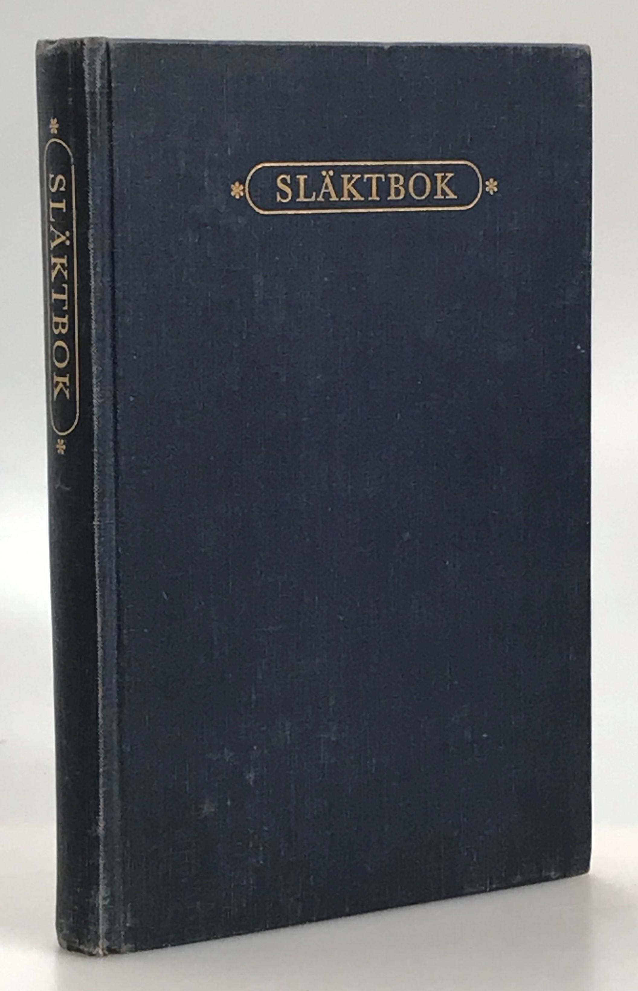 Släktbok. Hur man gör upp en antavla. Hjälpmedel och anvisningar. [Utg. av] Bonniers.