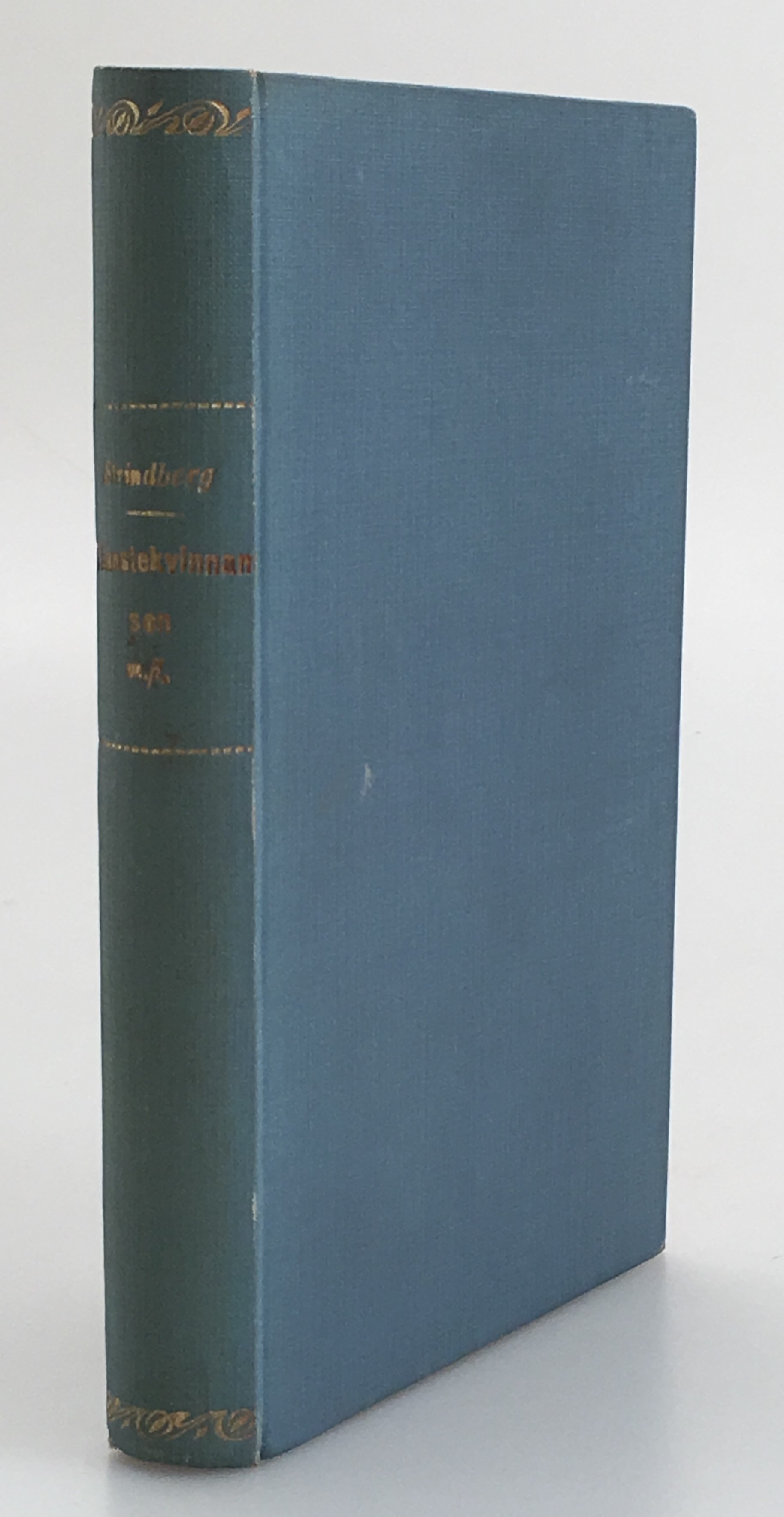 Tjensteqvinnans son [I]. En själs utvecklingshistoria (1849-1867). Tredje upplagan. [Utg. av] Albert Bonniers förlag. [bunden med:] Den romantiske klockaren på Rånö och andra berättelser. [Utg. av] Åhlén & Åkerlunds förlag.