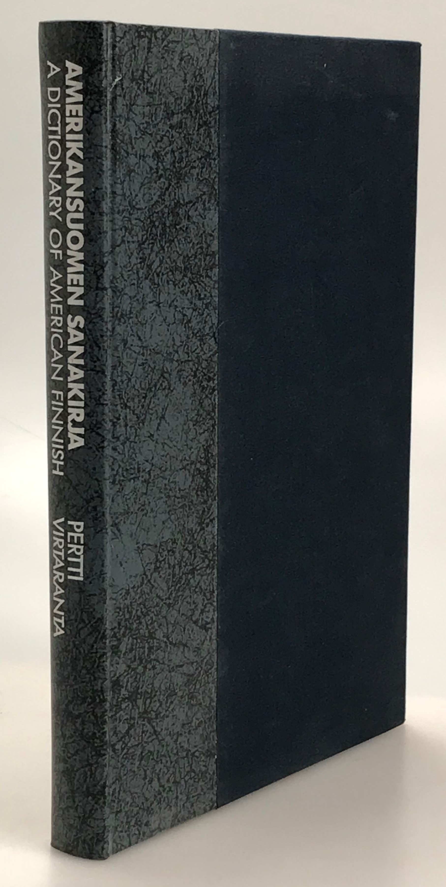 Amerikansuomen sanakirja. A dictionary of american finnish. [Utg. av] Institute of Migration.
