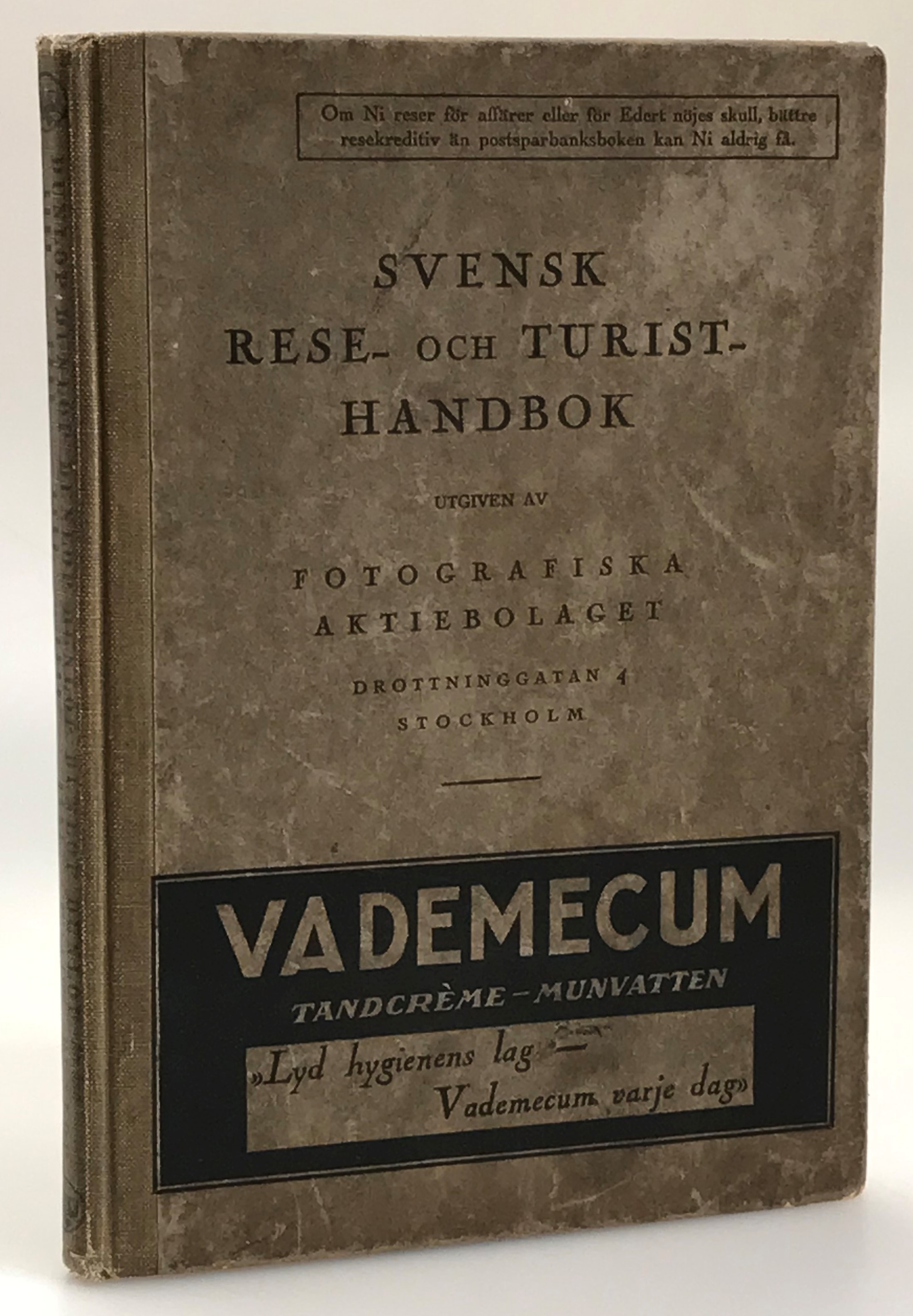 Svensk rese- & turisthandbok utgiven av Fotografiska A.-B.