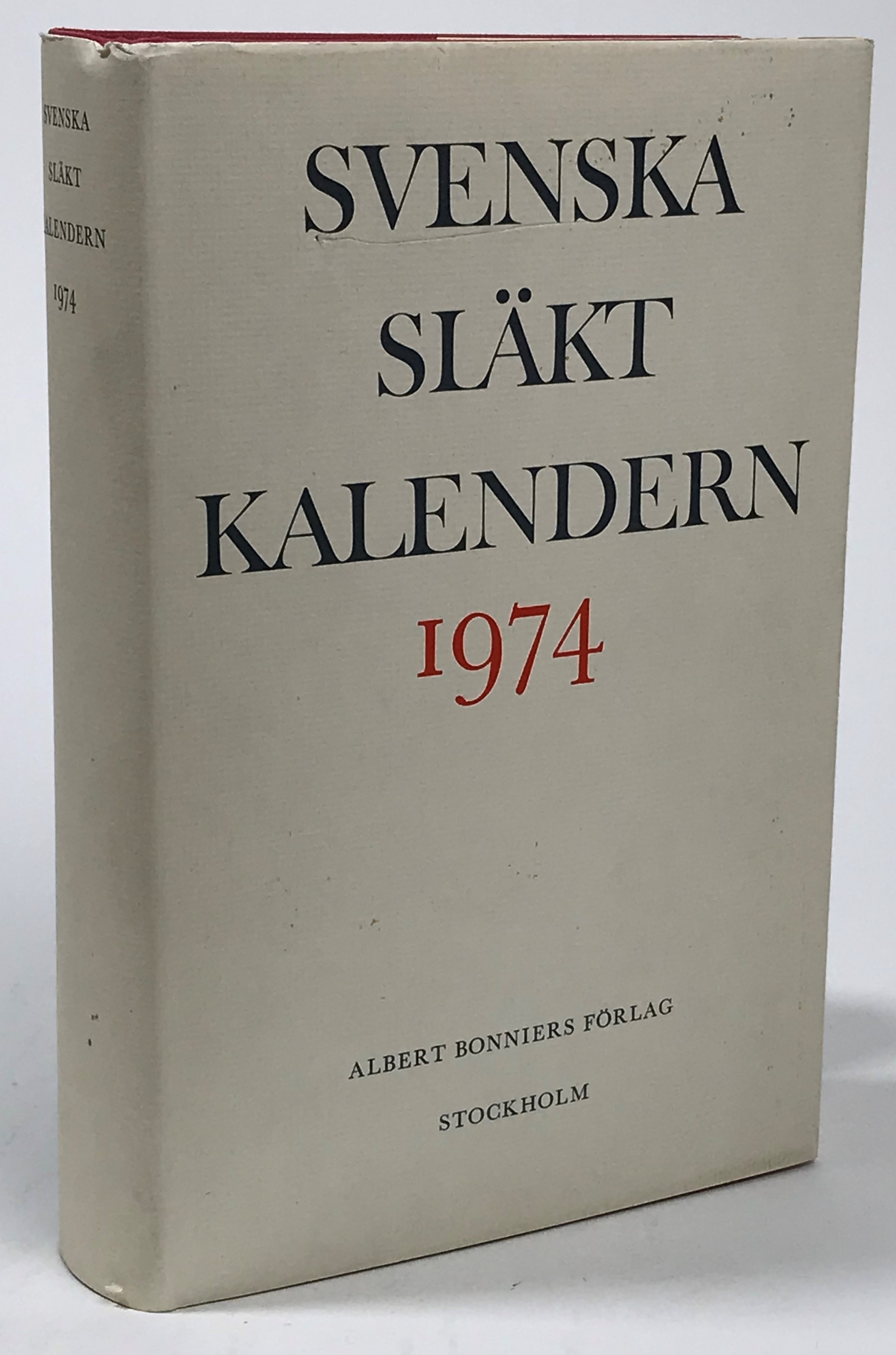 Svenska släktkalendern 1974. Utg. av Gösta Berg, Bertil Broomé, Börje Furtenbach. Nittonde årgången. (Ny följd). Innehåller även förteckning över ingifta (manliga och kvinnliga).