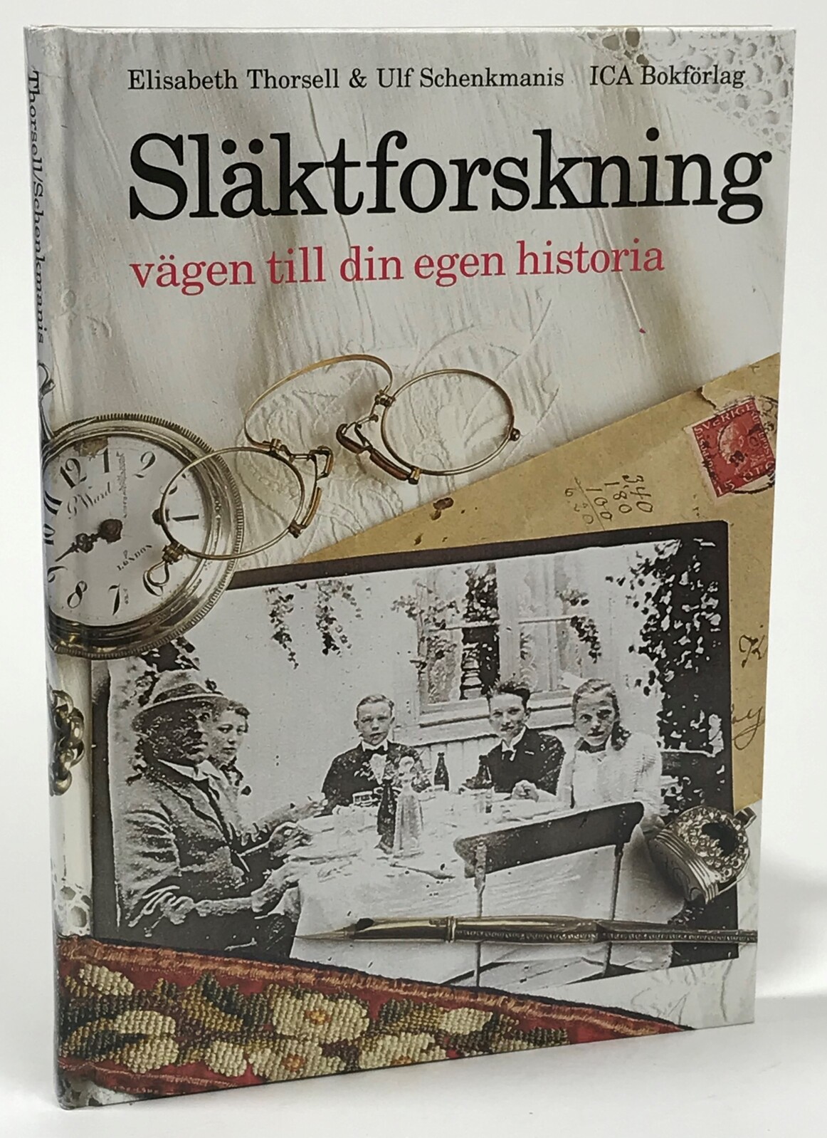 Släktforskning - vägen till din egen historia. I samverkan med Ulf Schenkmanis. [Utg. av] ICA Bokförlag.