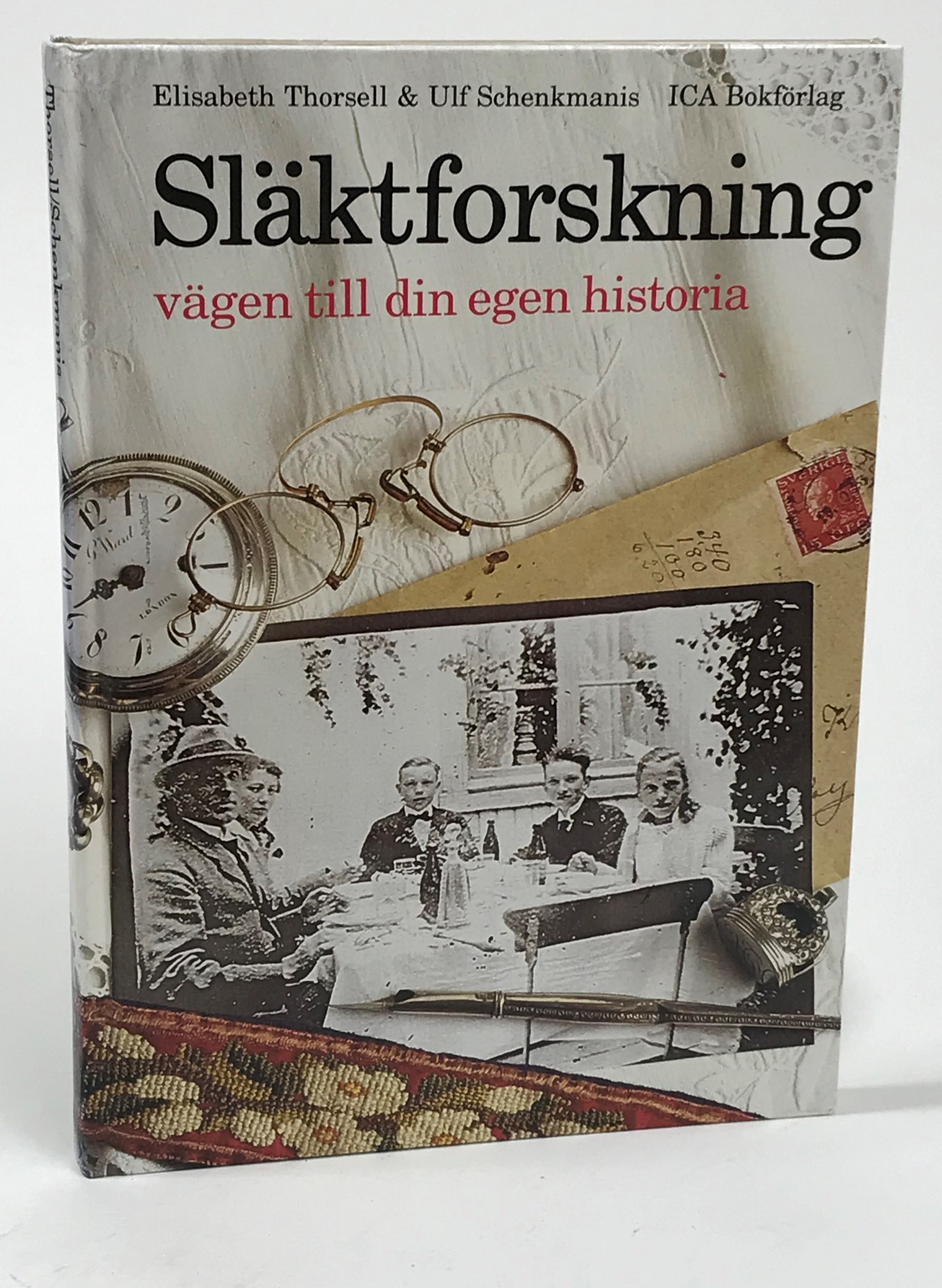 Släktforskning - vägen till din egen historia. I samverkan med Ulf Schenkmanis. [Utg. av] ICA Bokförlag.