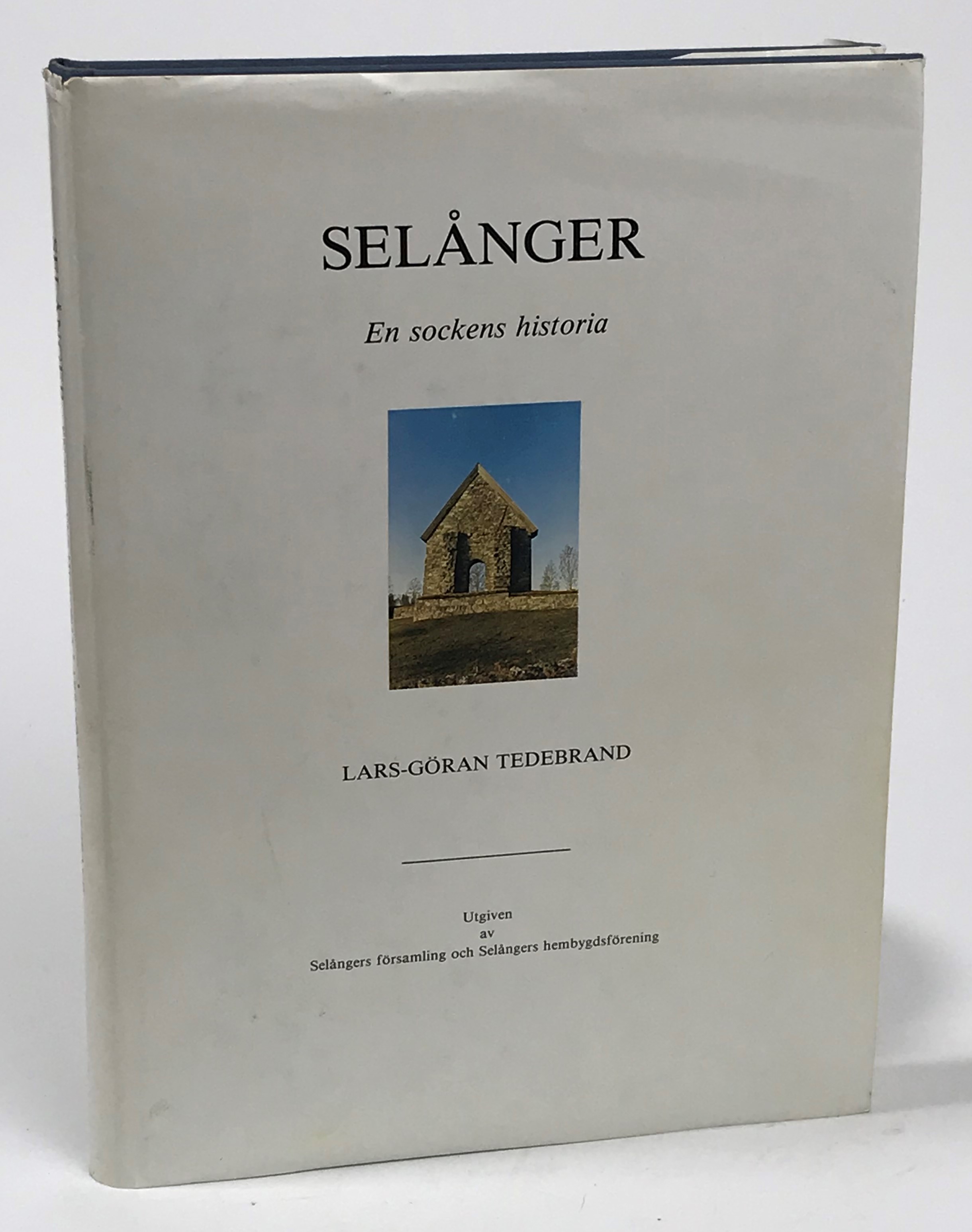 Selånger. En sockens historia. Utgiven av Selångers församling och Selångers hembygdsförening.