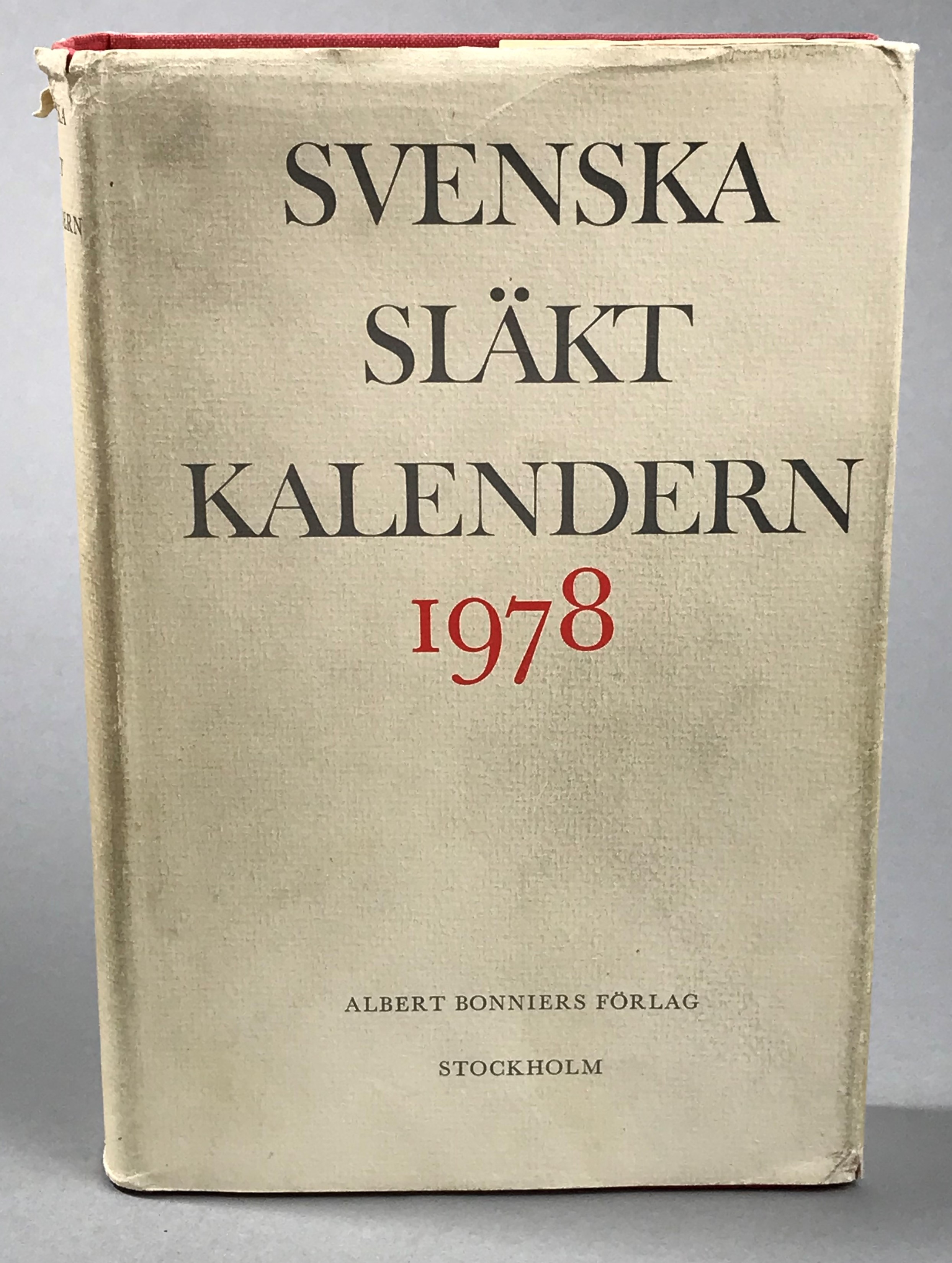 Svenska släktkalendern 1978. Utg. av Gösta Berg, Bertil Broomé, Pontus Möller. Red. Ullagreta Carlsson. Tjugoförsta årgången. (Ny följd). Innehåller även förteckning över ingifta (manliga och kvinnliga).
