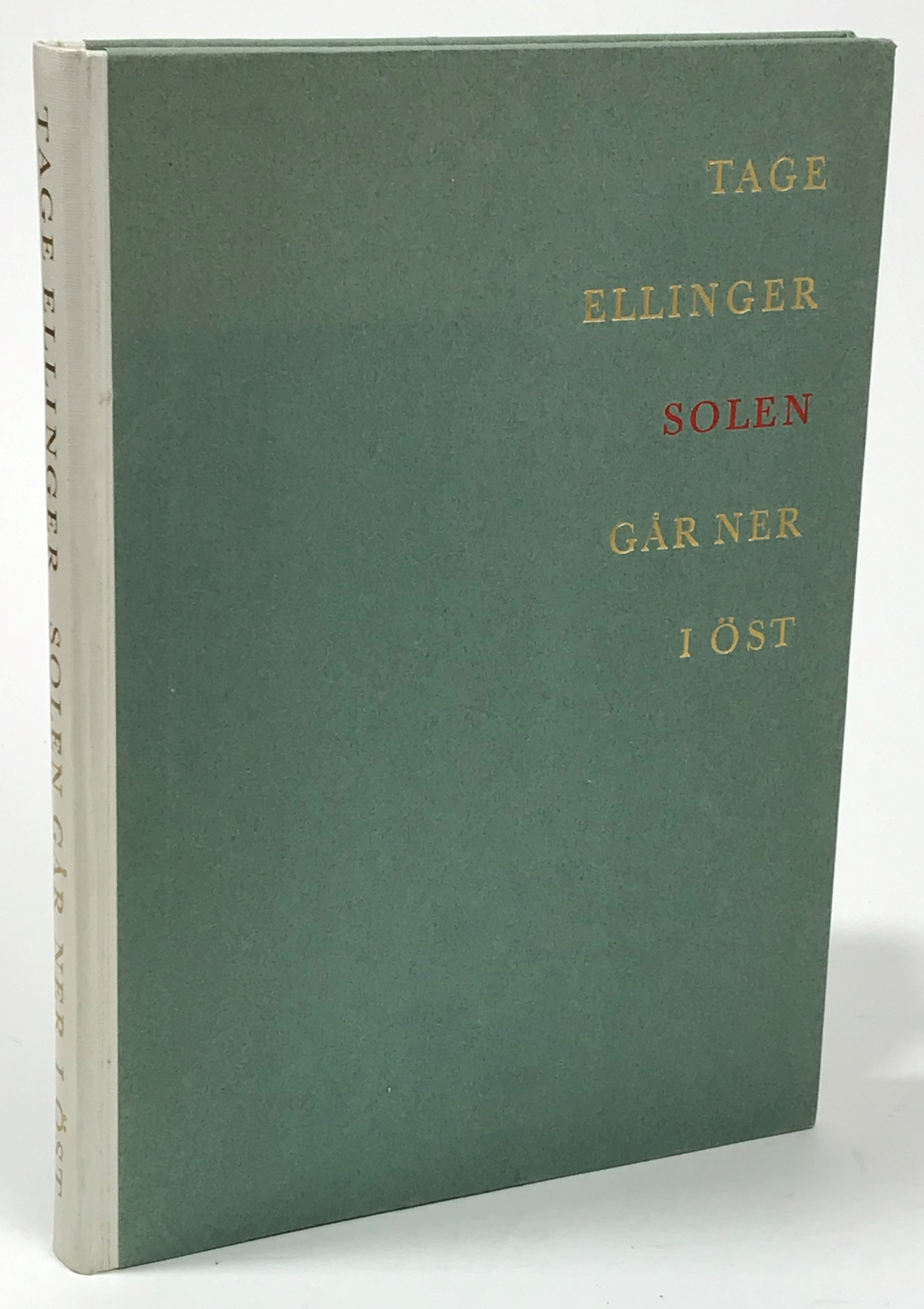 Solen går ner i öst. [Utg. av] Biblioteksförlaget.