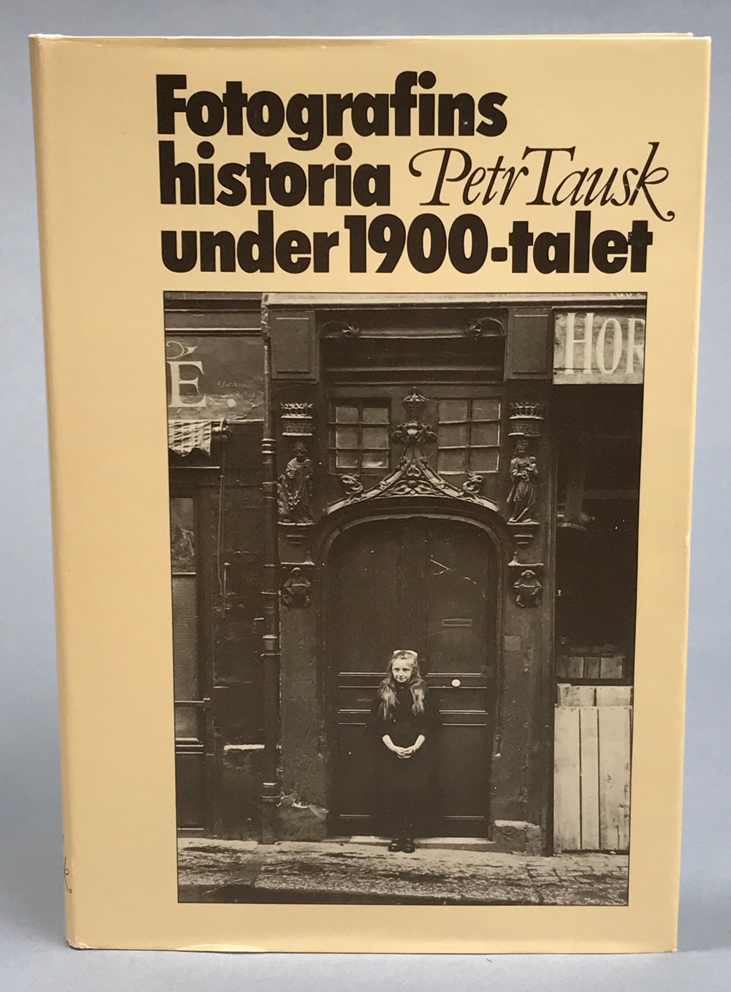 Fotografins historia under 1900-talet. [Utg. av] LiberLäromedel.