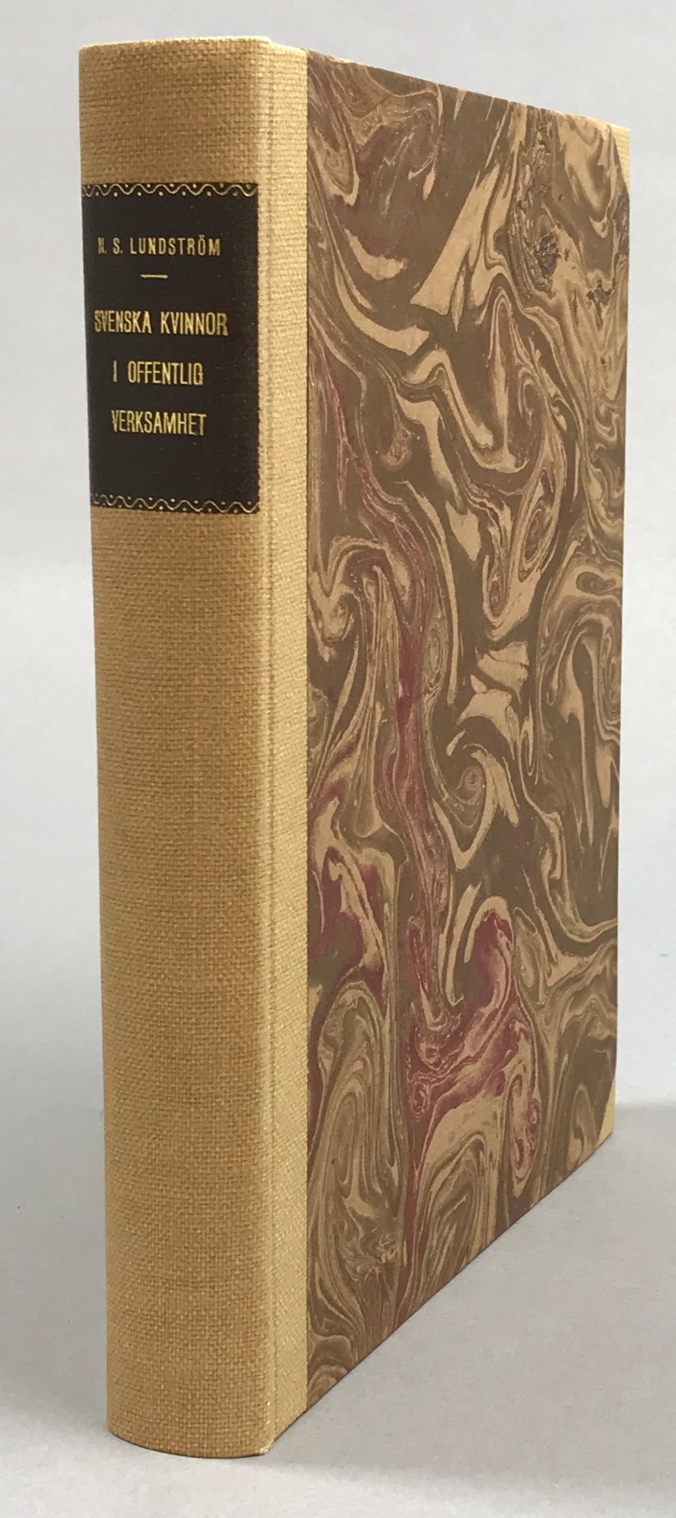 Svenska kvinnor i offentlig verksamhet. Porträtt och biografer samlade och utgivna av N. S. Lundström.
