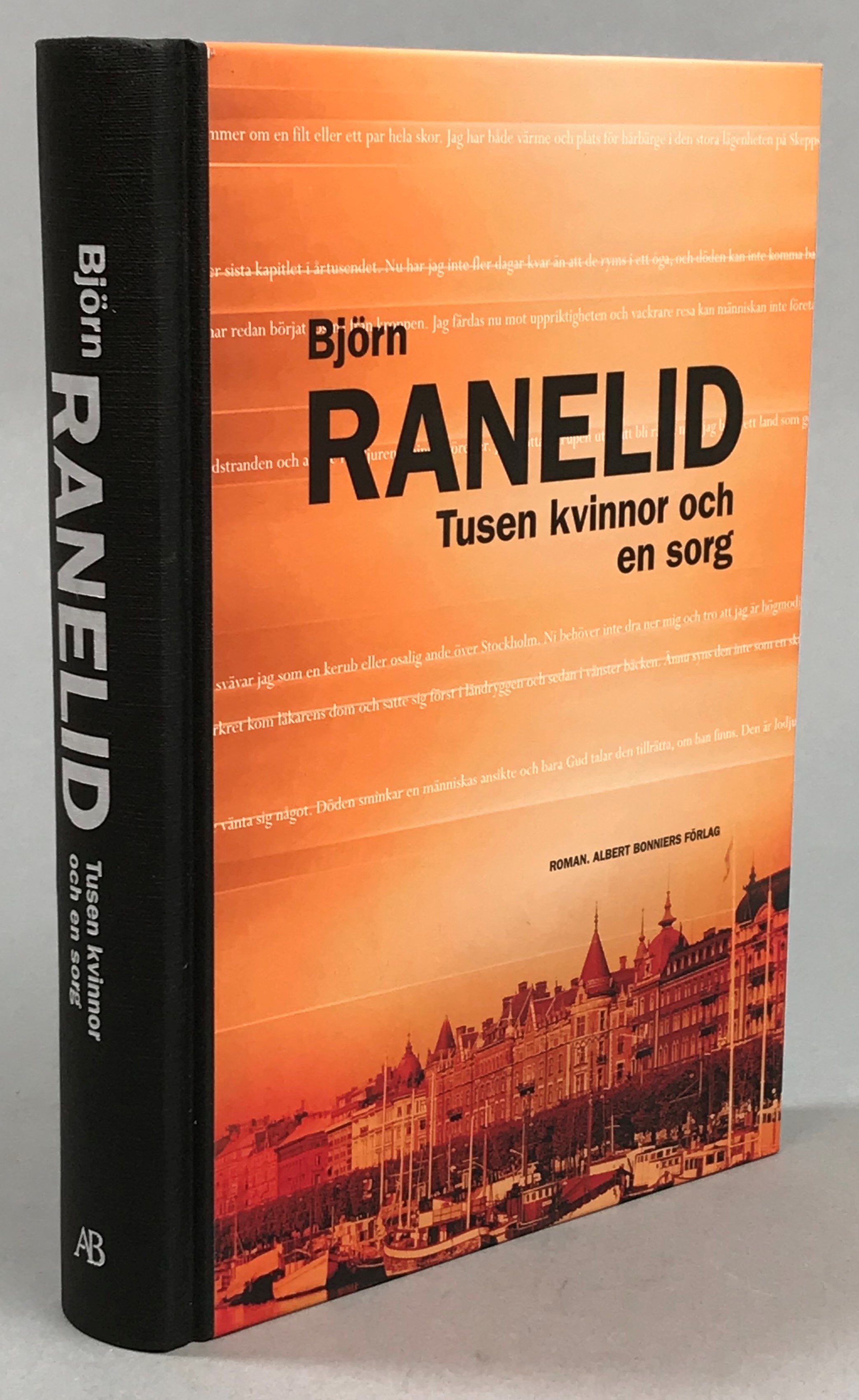 Tusen kvinnor och en sorg. [Utg. av] Albert Bonniers förlag.