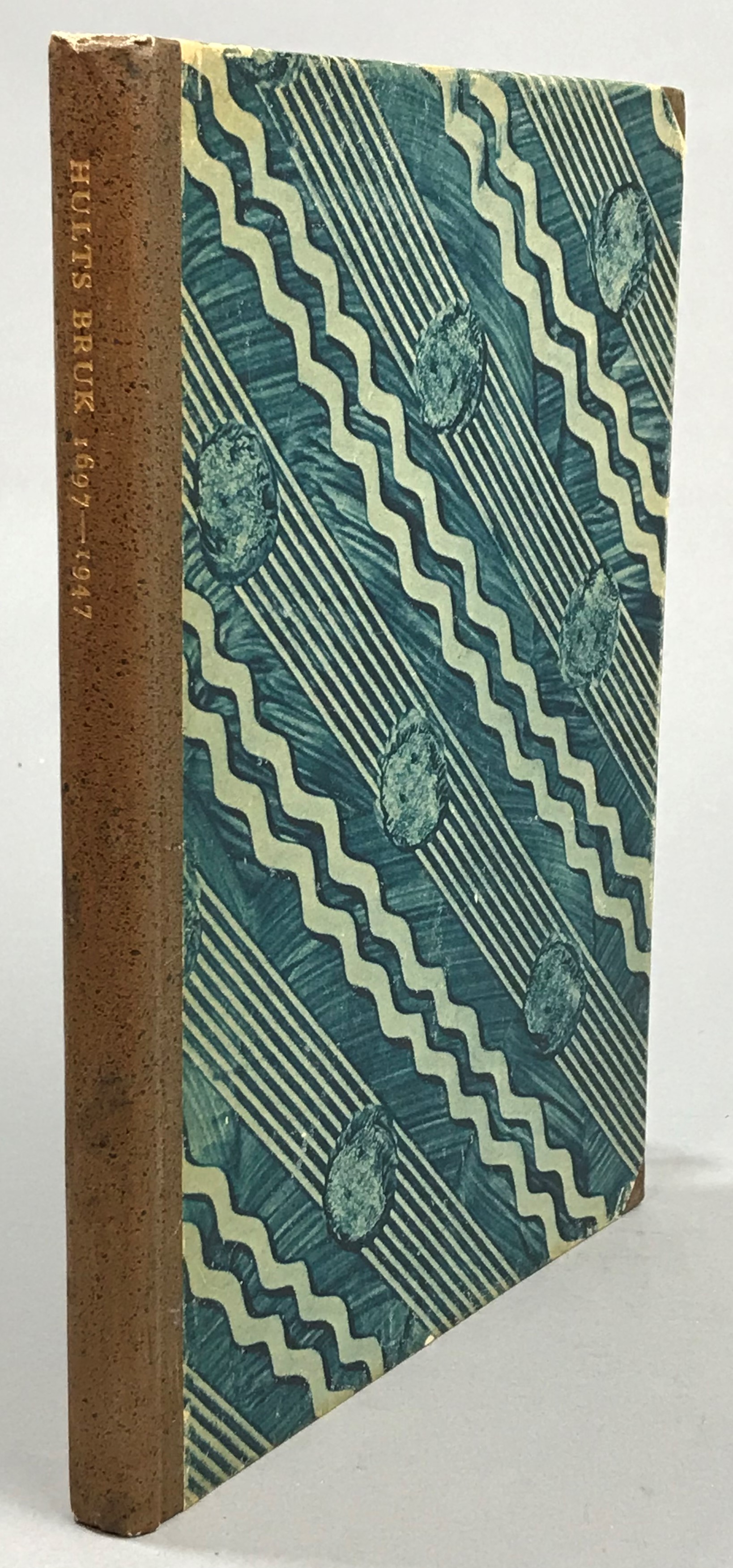 Hults bruks historia 1697-1947. På uppdrag av Holmens Bruks & Fabriks AB.