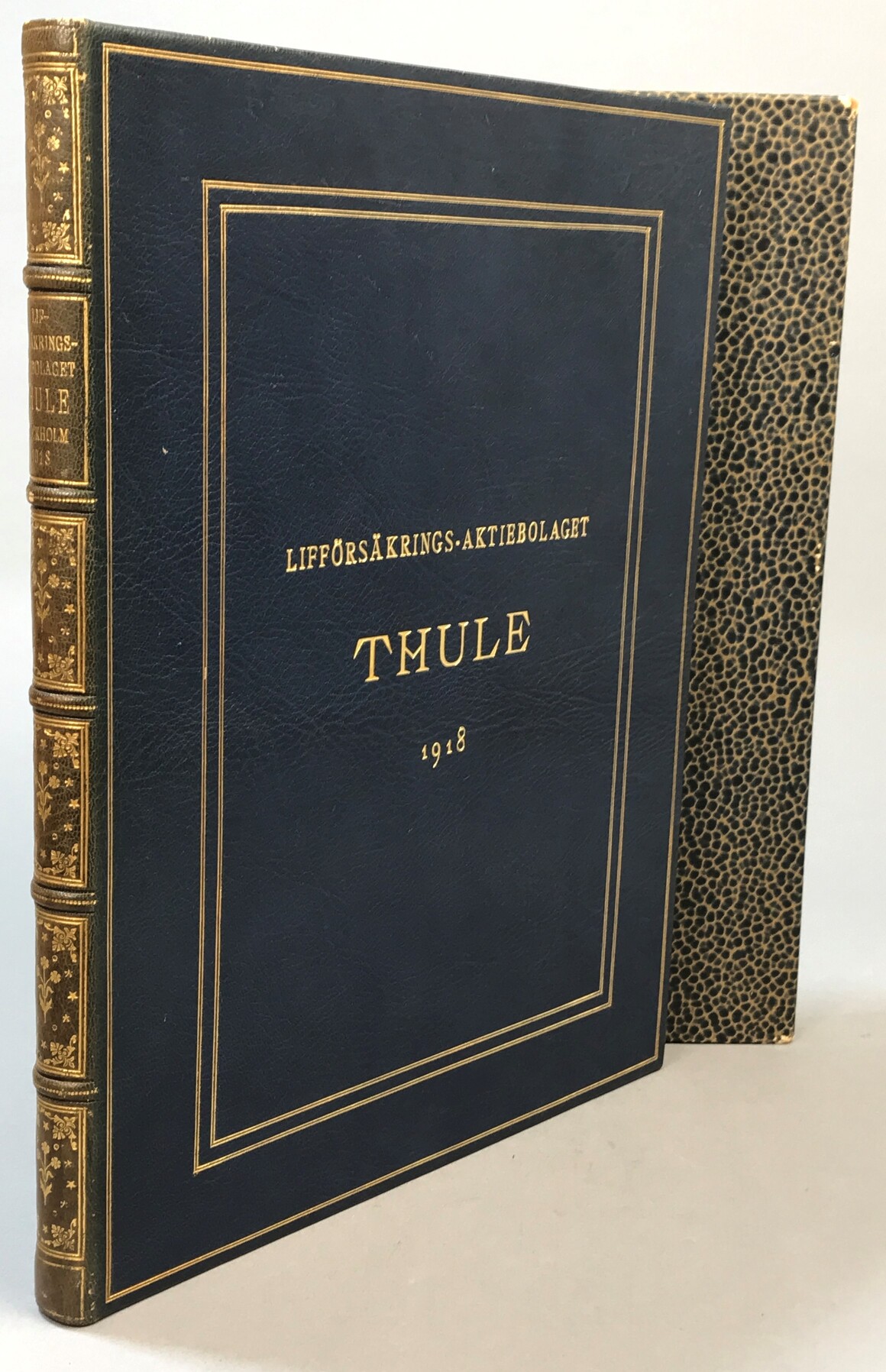 Lifförsäkrings-aktiebolaget Thule. Minnesskrift med anledning af inflyttningen i Thules nybyggnad Kungsträdgårdsgatan 14, den 14 nov. 1917. På styrelsens uppdrag utarbetad af Vilh. Nyström.