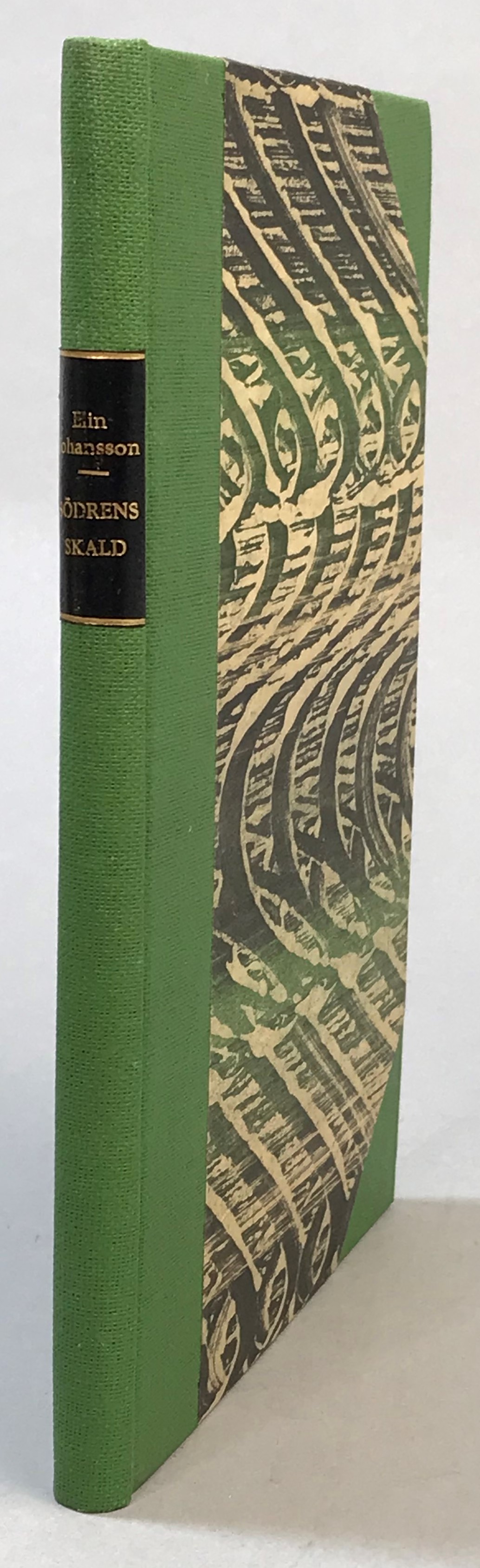 Södrens skald. Några blad ur en skånsk vandringsmans liv jämte ett urval av hans dikter och rimmerier samlade av Elin Johansson. [Utg. av] Lindströms Bokhandel.