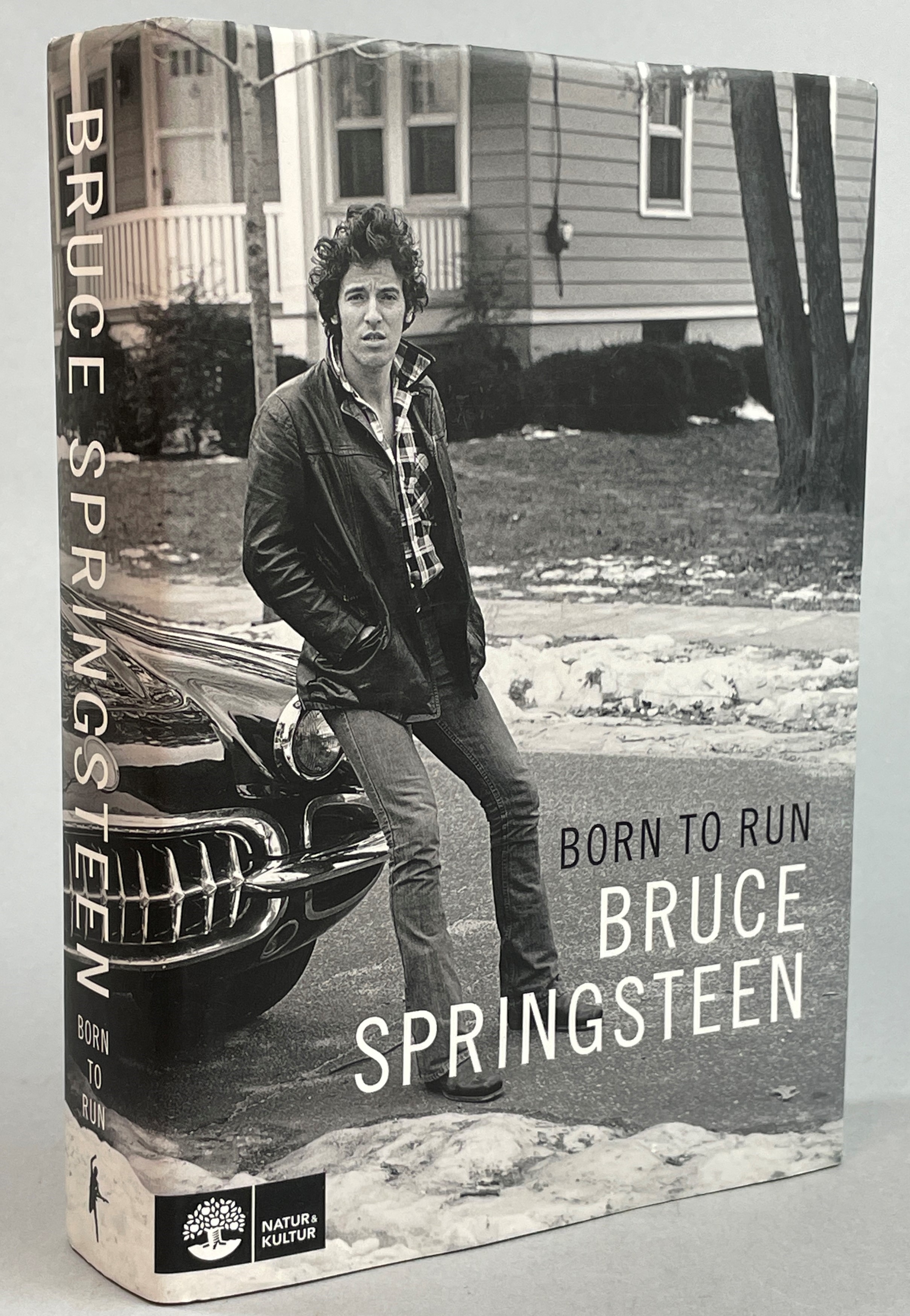 Born to run. Översättning: Erik MacQueen. [Utg. av] Natur & Kultur.