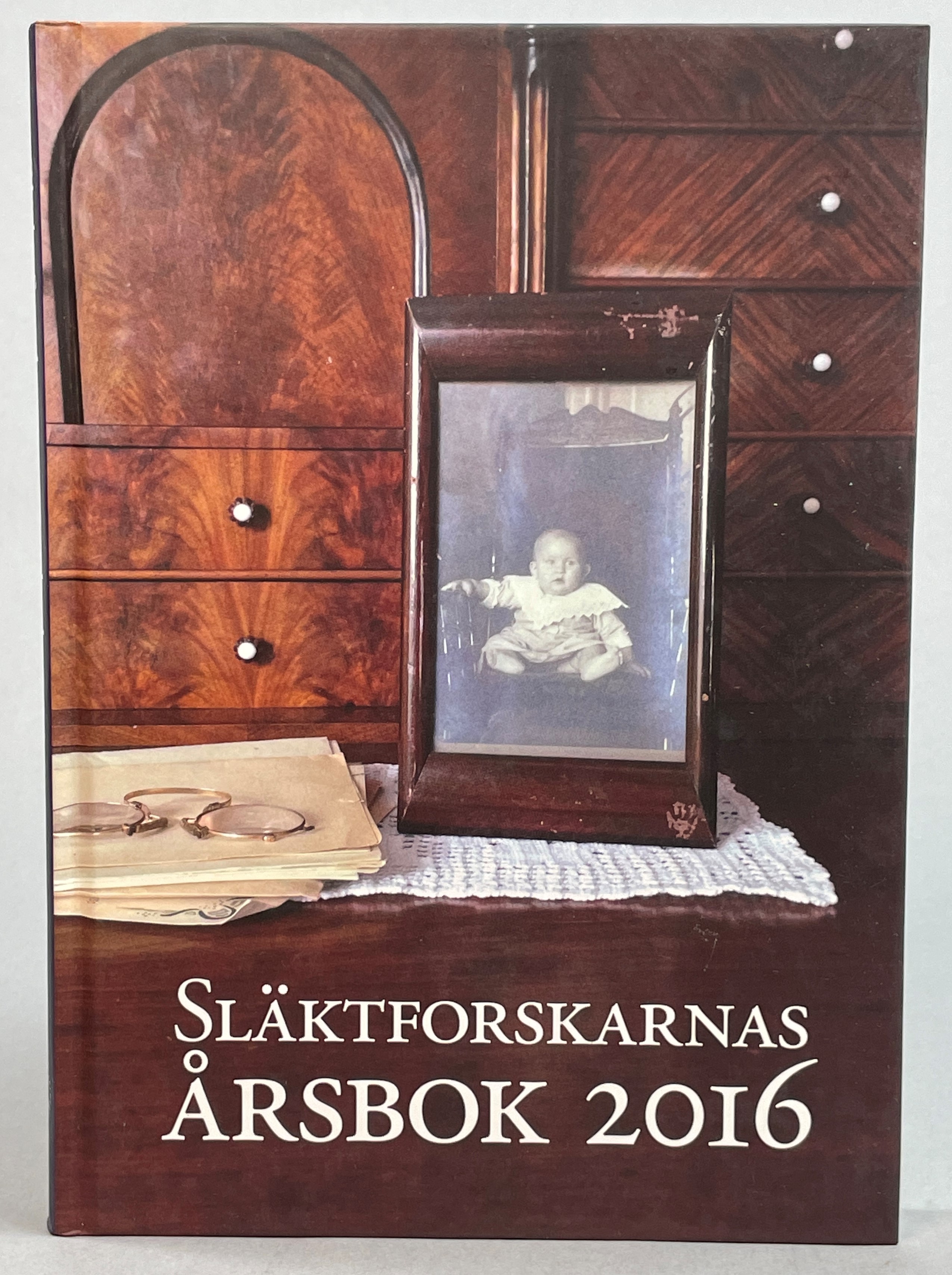 Släktforskarnas årsbok 2016. [Utg. av] Sveriges Släktforskarförbund.