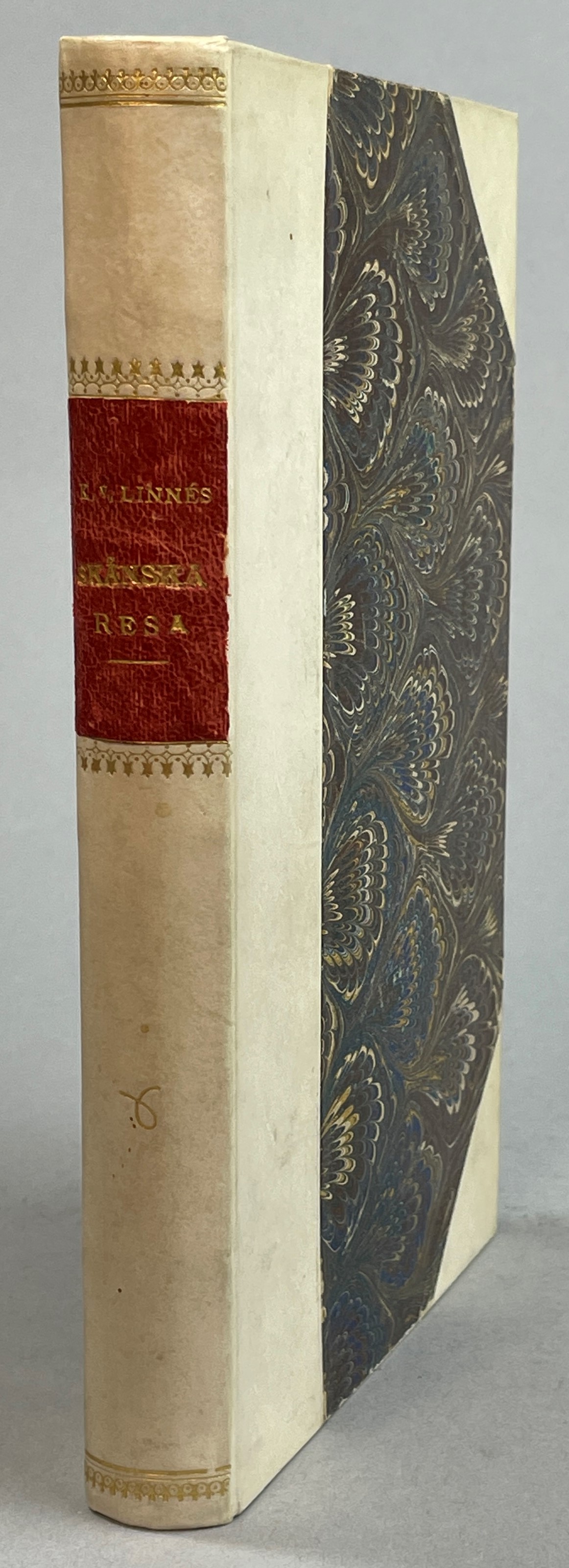 Carl Linnaei, ... Skånska resa på höga öfverhetens befallning förrättad år 1749. Med rön och anmärkningar uti oeconomien, naturalier, antiqviteter, seder, lefnadssätt. Med tilhörige figurer. Andra upplagan. [Utg. av] C.W.K. Gleerups förlag.