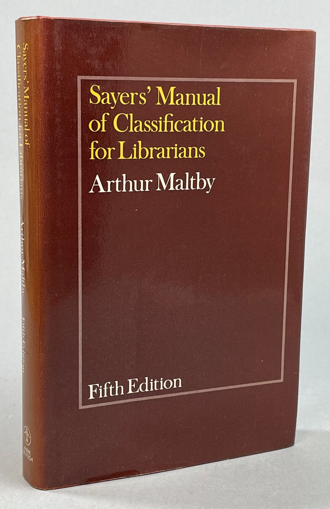 Sayers' manual of classification for librarians. Fifth edition.