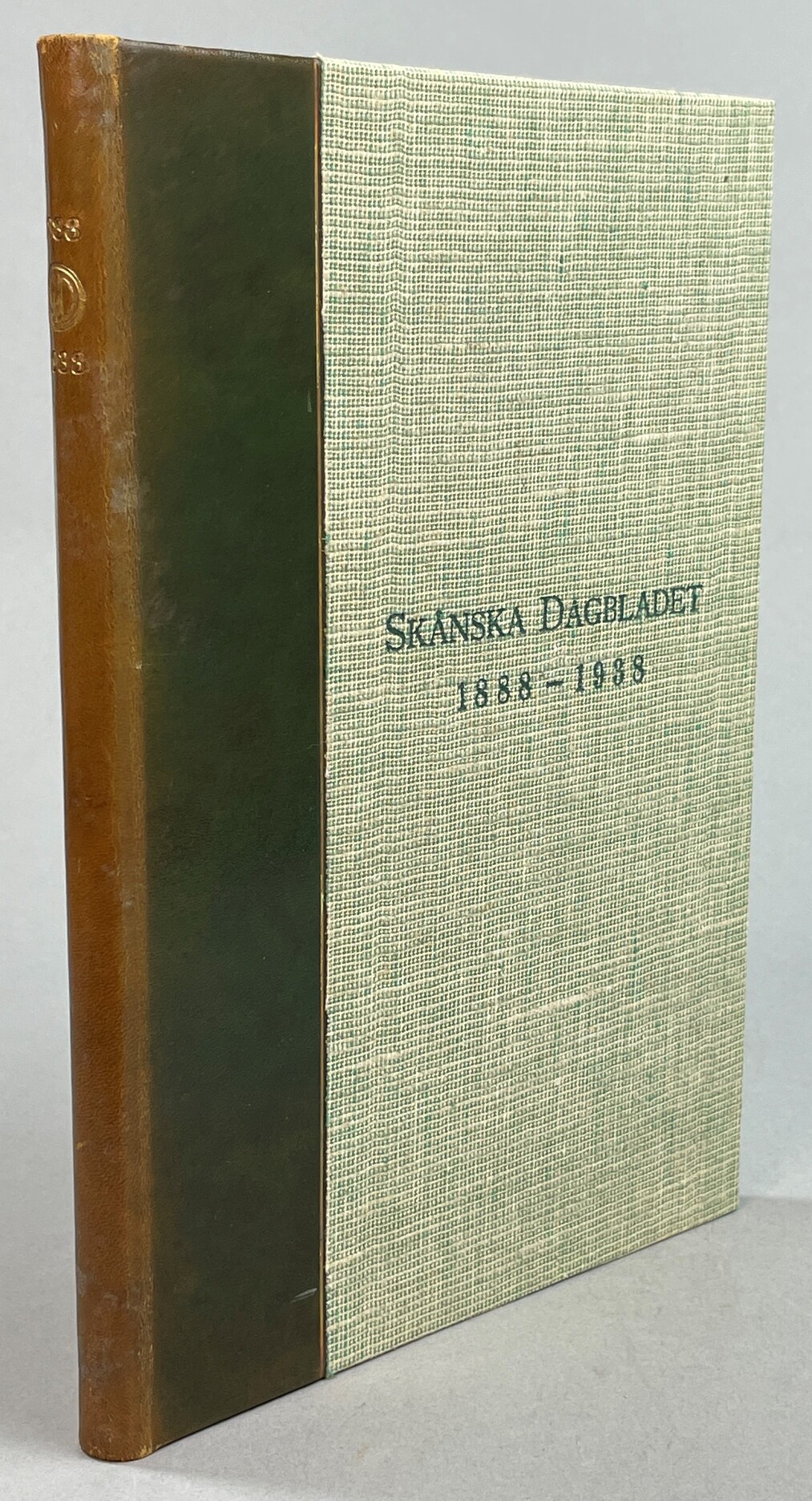 Skånska dagbladet 1888-1938. Minnesskrift till 50-årsjubileet. [Utg. av] Halls förlag.