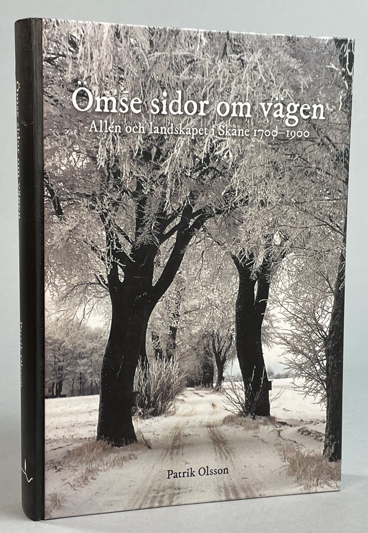 Ömse sidor om vägen. Allén och landskapet i Skåne 1700-1900. [Utg. av] Kungl. Skogs- och lantbruksakademien.