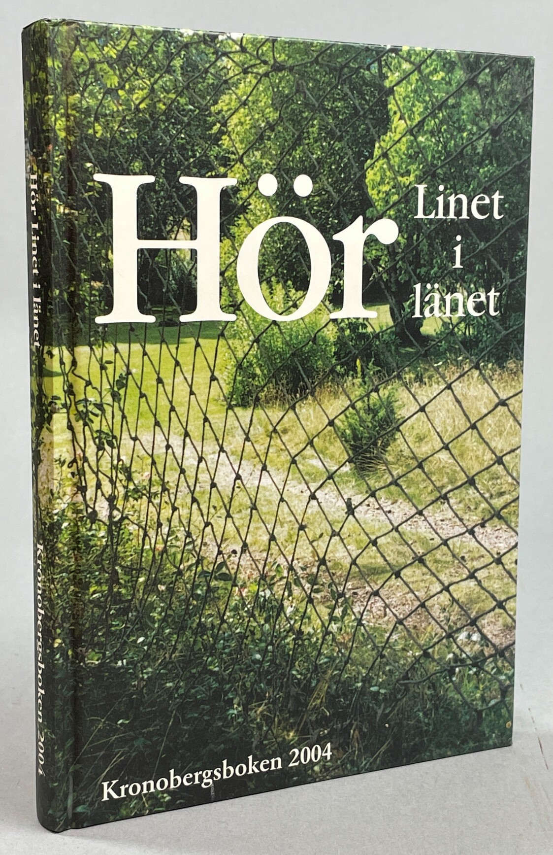 Hör - linet i länet. Kronobergsboken 2004. Utgiven av Kronobergs läns Hembygdsförbund.