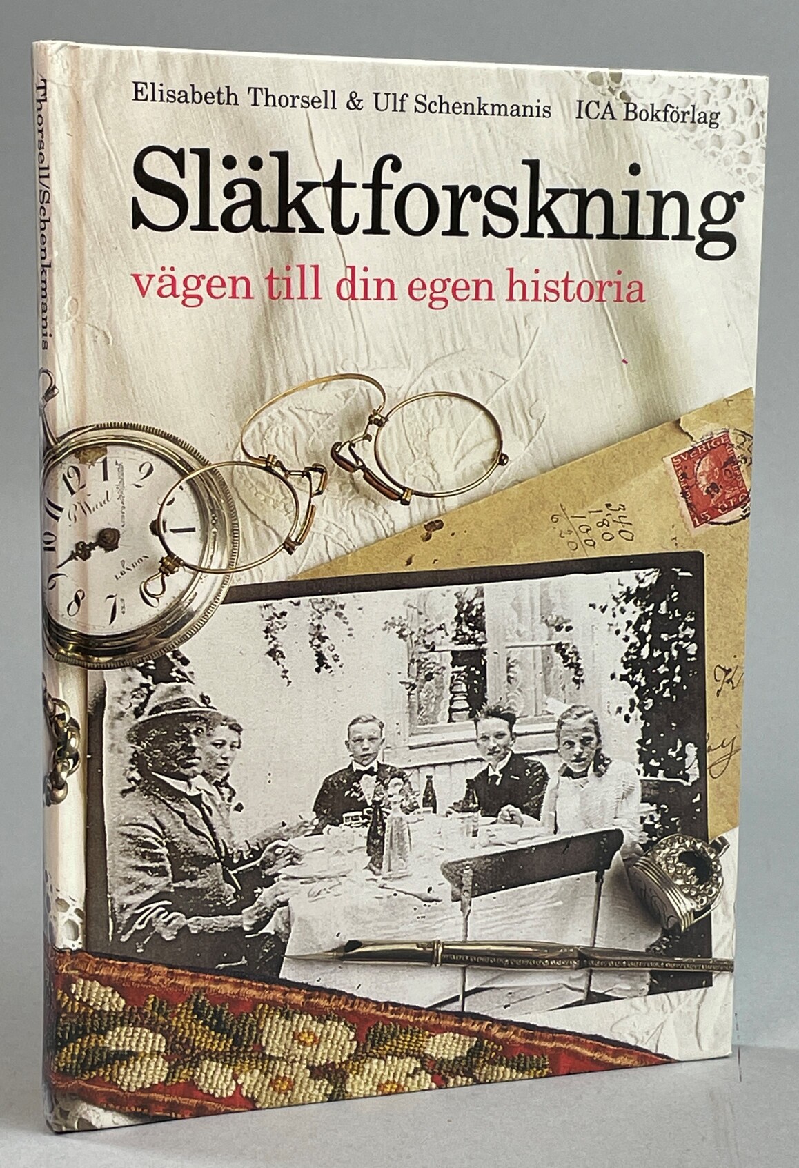 Släktforskning - vägen till din egen historia. I samverkan med Ulf Schenkmanis. [Utg. av] ICA Bokförlag.