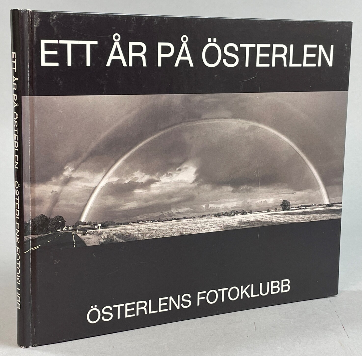 Ett år på Österlen. Årsbok 2008. [Utg. av] Österlens Fotoklubb.