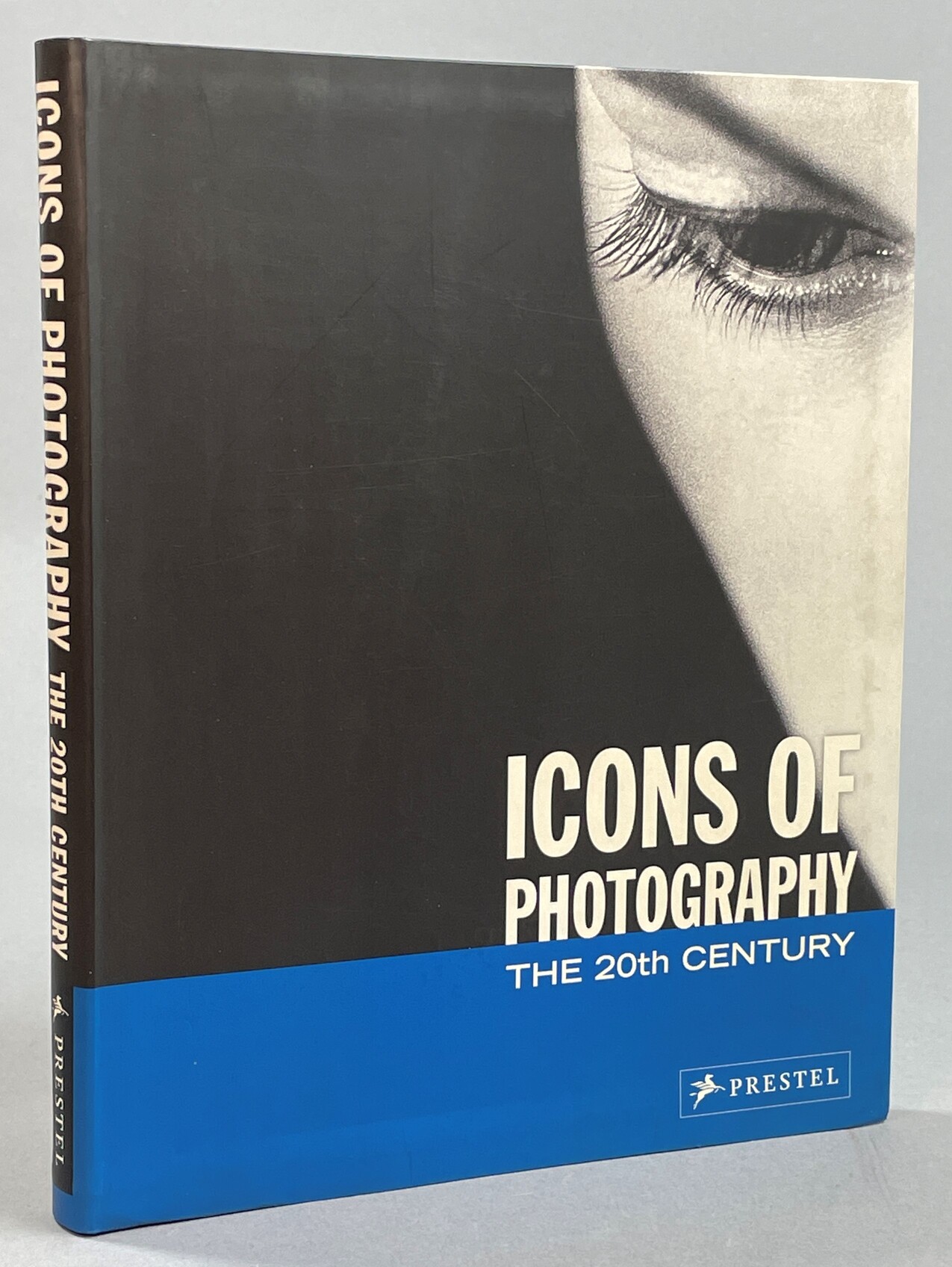 Icons of photography. The 20th century. With contributions by Erika Billeter ...