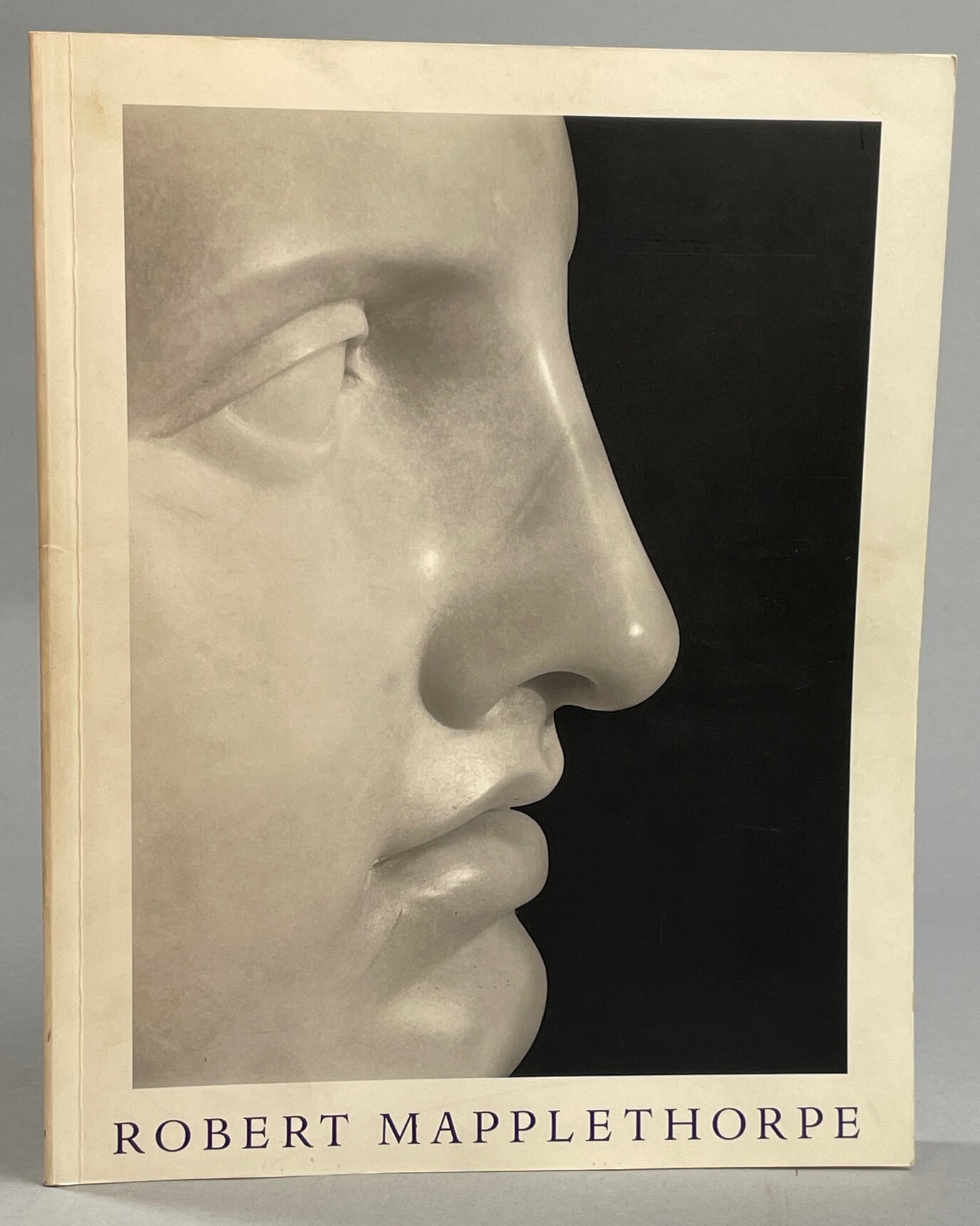 Robert Mapplethorpe. With essays by Richard Howard, Ingrid Sischy.