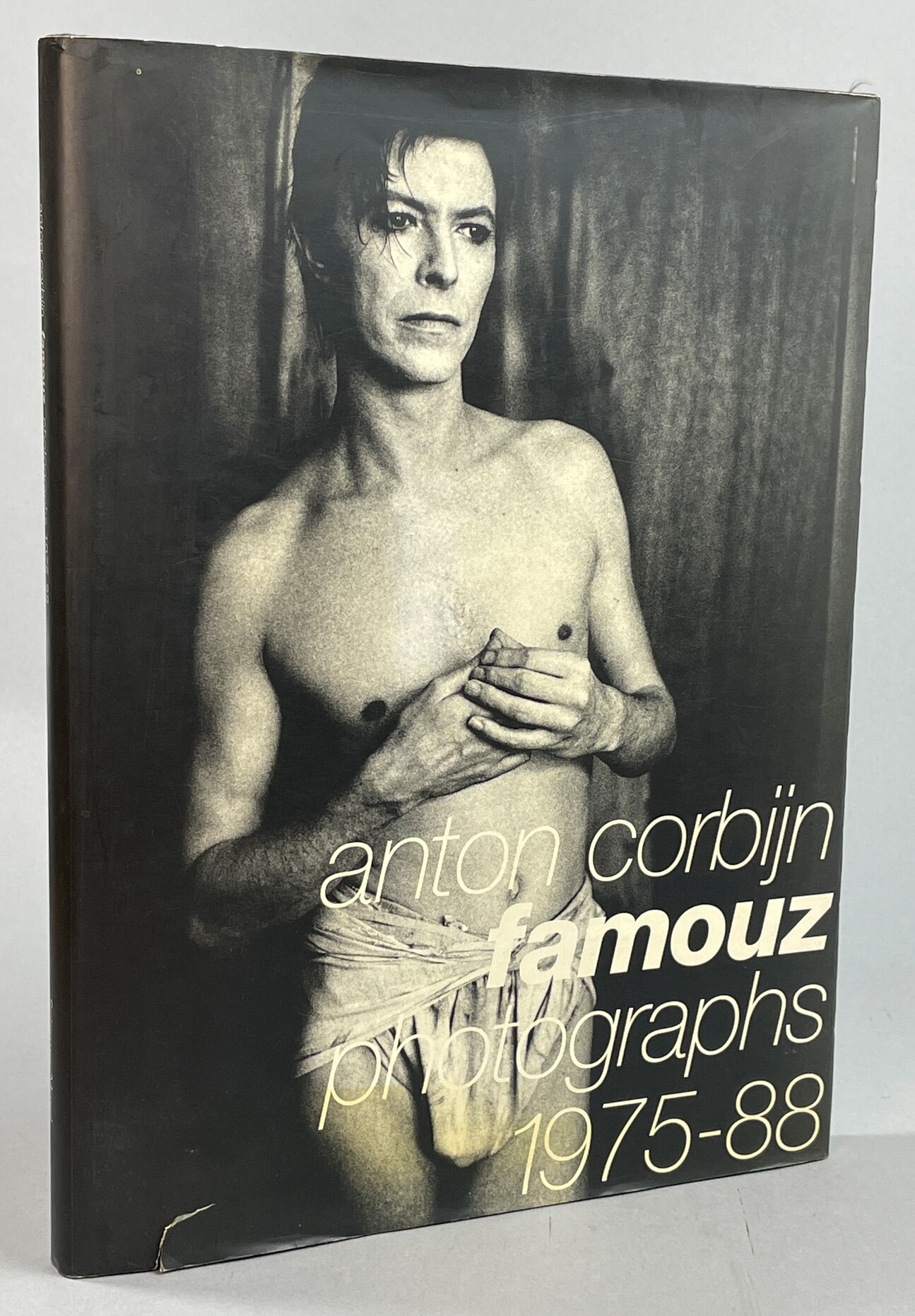 Famouz. Photographs 1975 - 88. Mit einem Vorwort von Bono.