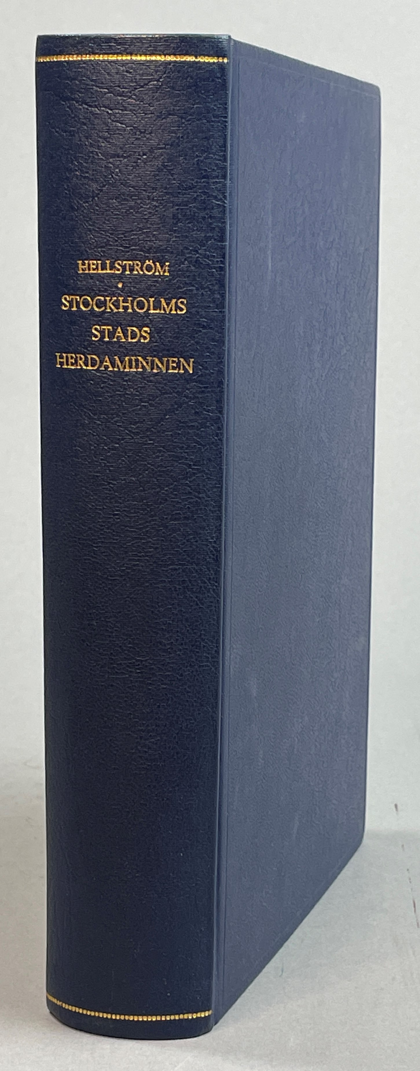 Stockholms stads herdaminne från reformationen intill tillkomsten av Stockholms stift. Biografisk matrikel av Gunnar Hellström.