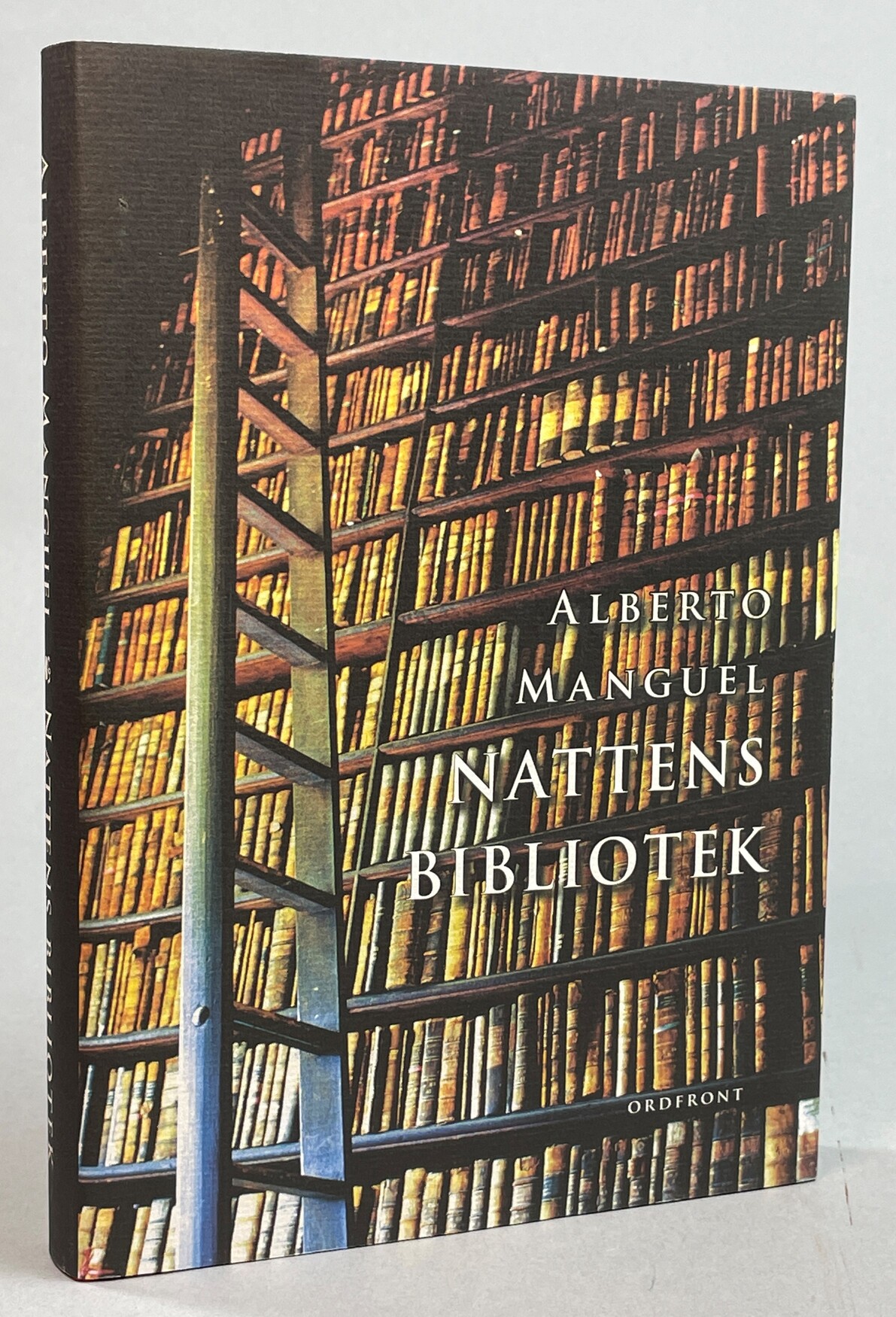 Nattens bibliotek. Översättning: Margareta Eklöf. [Utg. av] Ordfront.