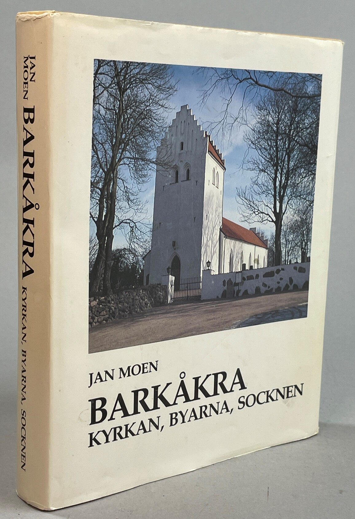 Barkåkra. Kyrkan, byarna, socknen. [Omslag och teckningar: Åke Karlsson]. [Utg. av] Barkåkra Församling / Skogs.