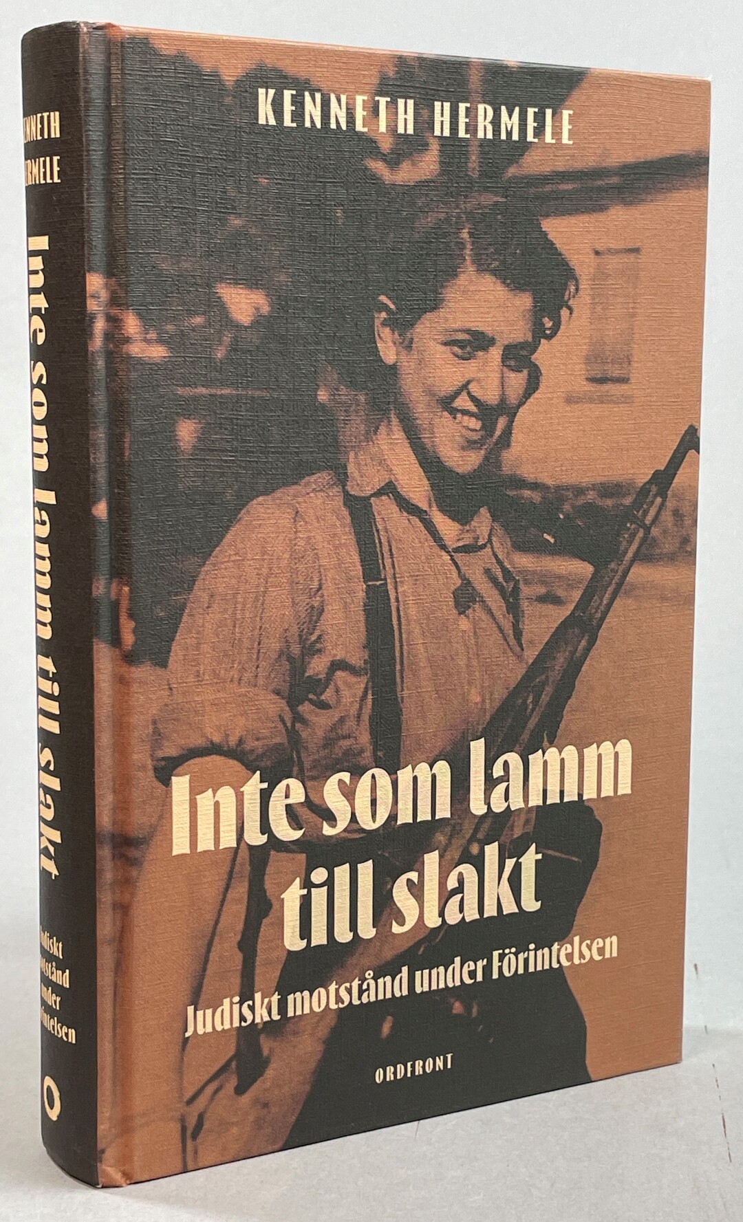 Inte som lamm till slakt. Judiskt motstånd under Förintelsen. [Utg. av] Ordfront.