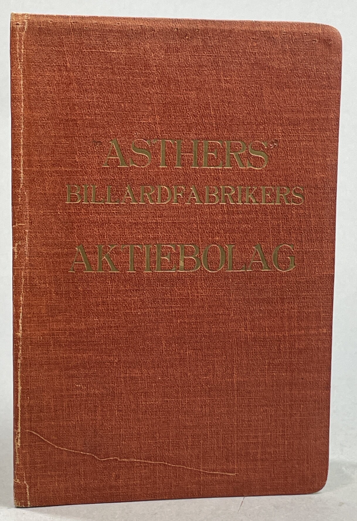 Handledning i biljard utarbetad af Tom Wilson. Med 25 illustrationer. [Utg. av] Beijers Bokförlagsaktiebolag.