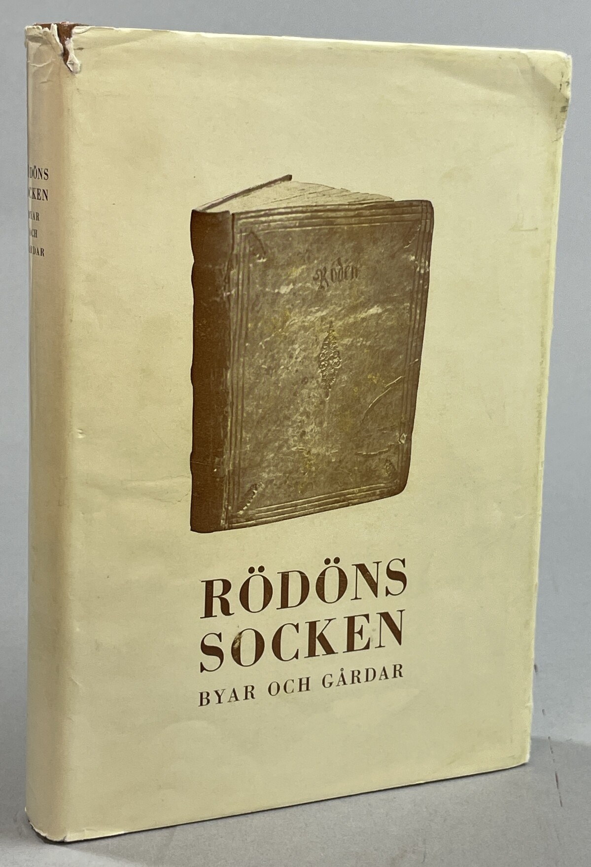 Rödöns socken. Byar och gårdar. Under redaktion av Lars Faxén. [Utg. av] AB Wisénska Bokhandelns förlag.