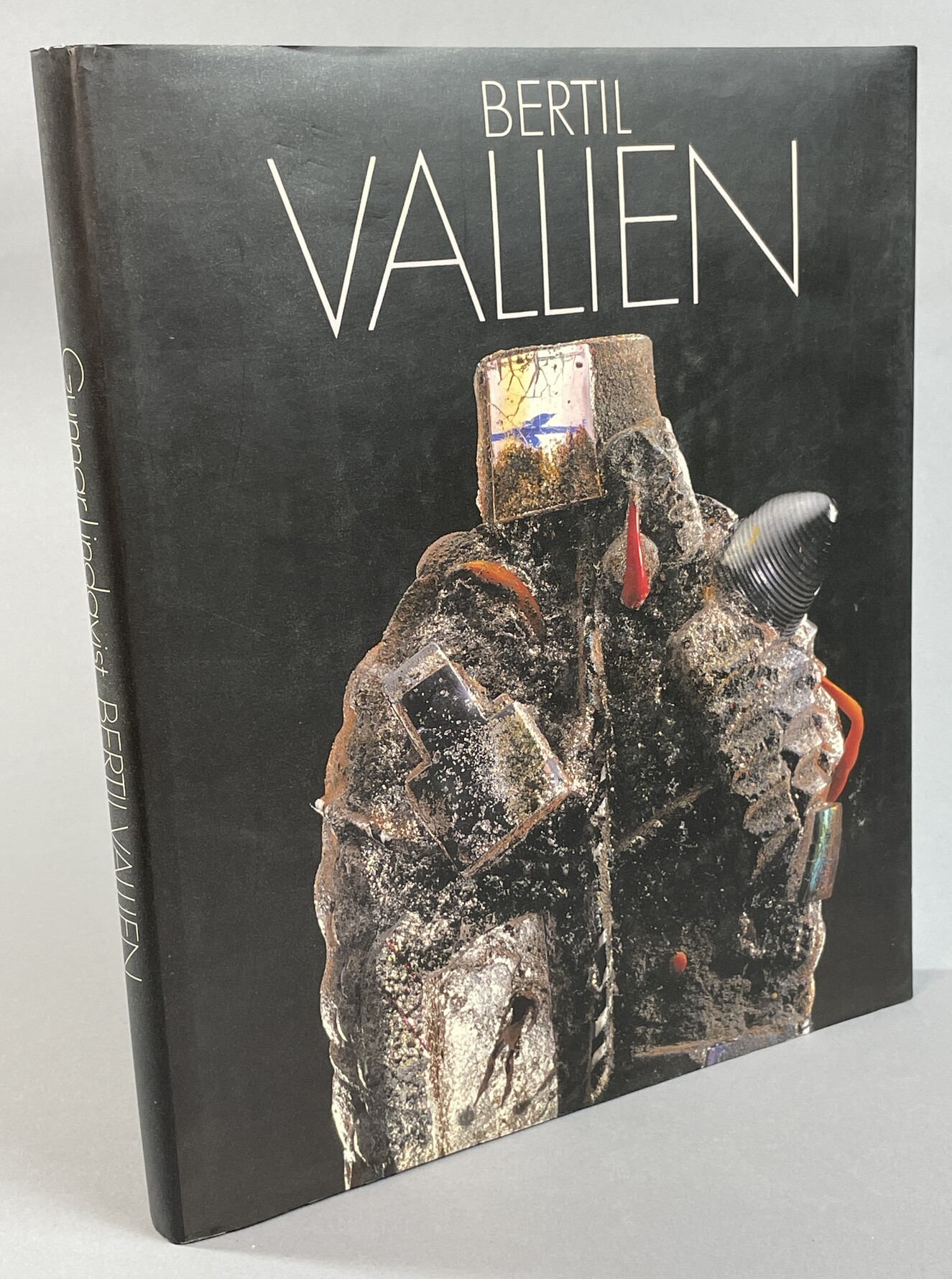 Bertil Vallien. Translation by Angela Adegren. [Utg. av] Carlssons.