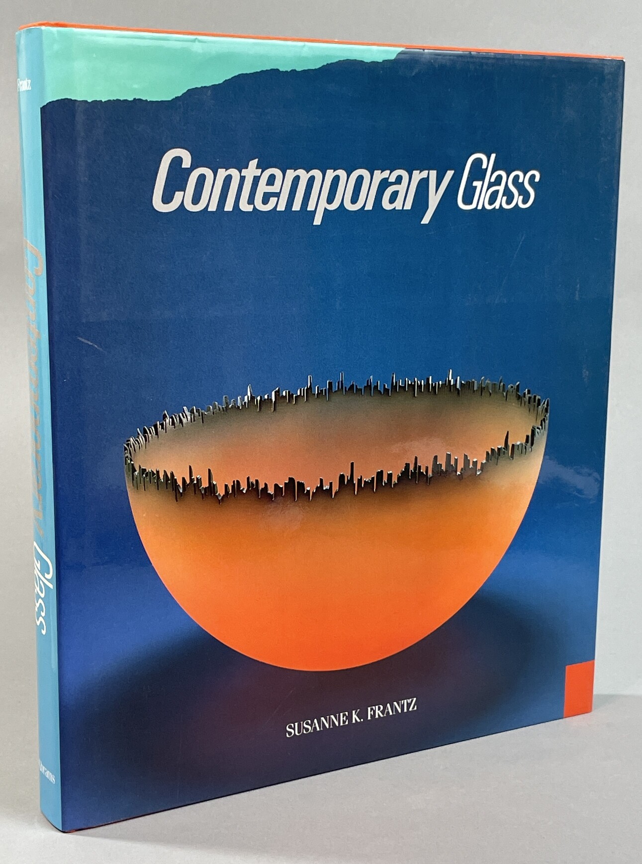 Contemporary Glass. A World Survey from the Corning Museum of Glass.