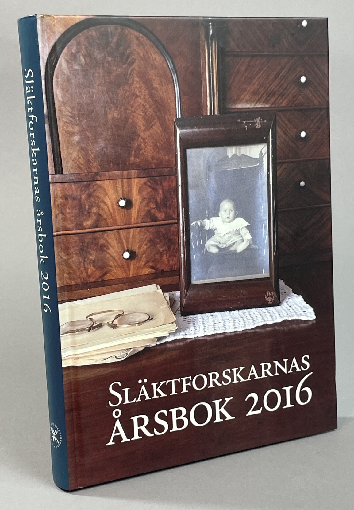 Släktforskarnas årsbok 2016. Utgiven av Sveriges Släktforskarförbund.