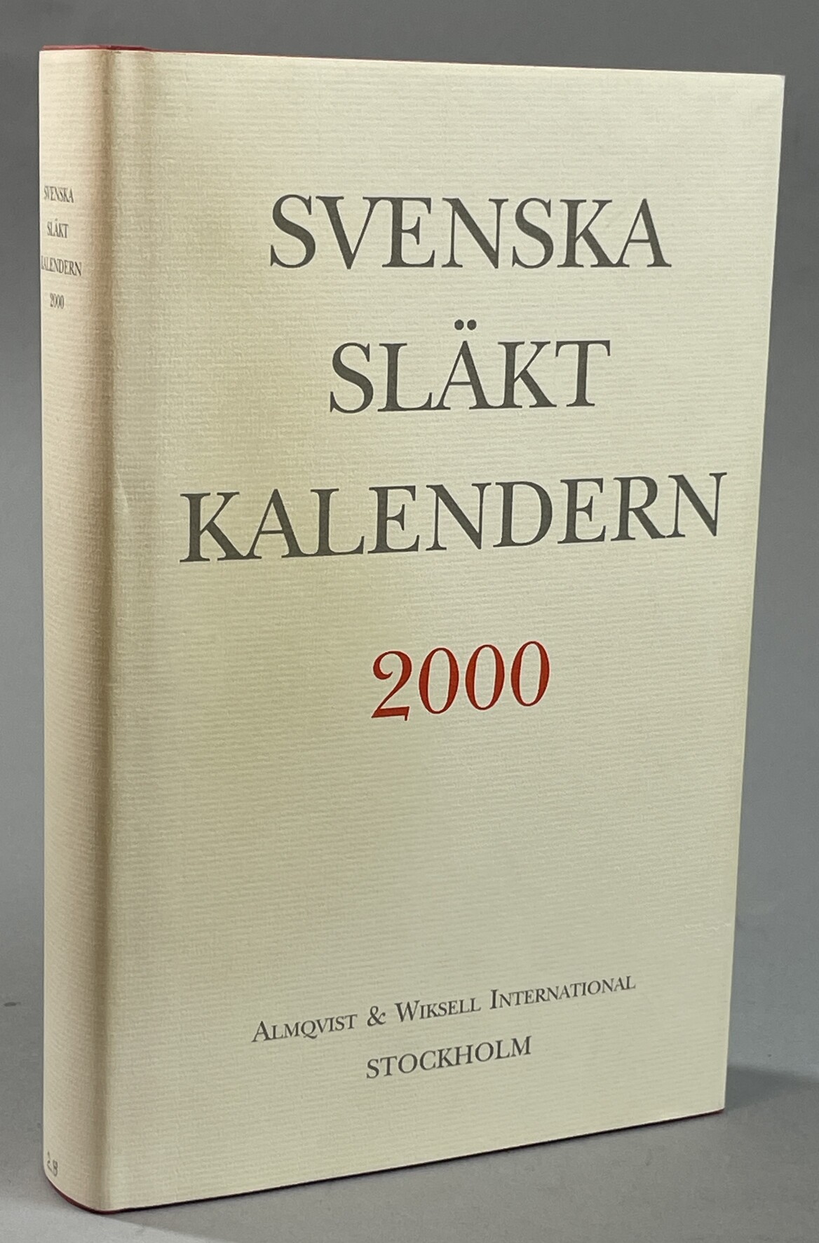Svenska släktkalendern 2000. Utgiven av Ullagreta Carlsson, Wilhelm Odelberg, Pontus Möller, Örjan Werkström. Tjugoåttonde årgången (Ny följd). Innehåller även förteckning över ingifta (manliga och kvinnliga).