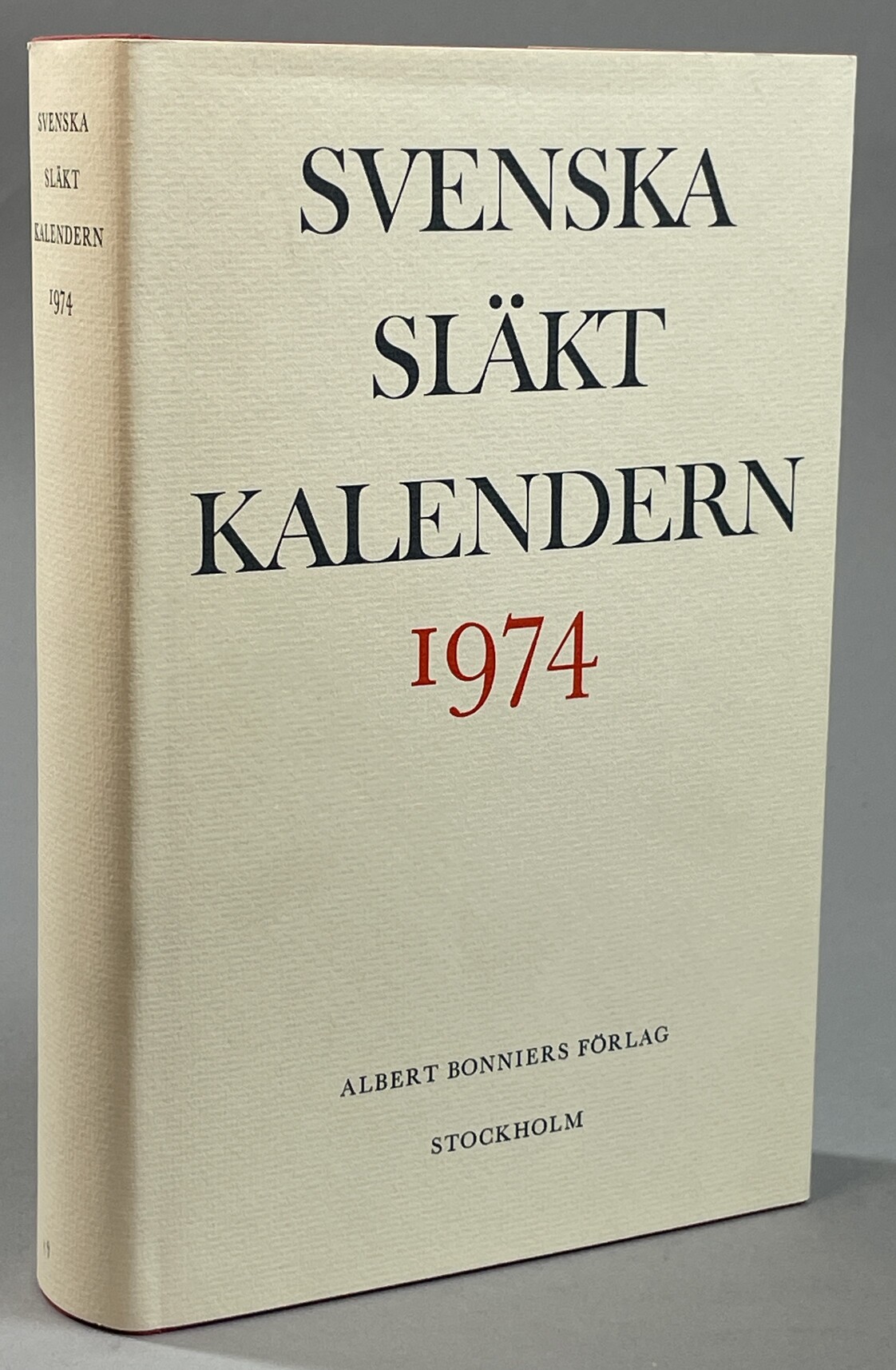 Svenska släktkalendern 1974. Utg. av Gösta Berg, Bertil Broomé, Börje Furtenbach. Nittonde årgången. (Ny följd). Innehåller även förteckning över ingifta (manliga och kvinnliga).