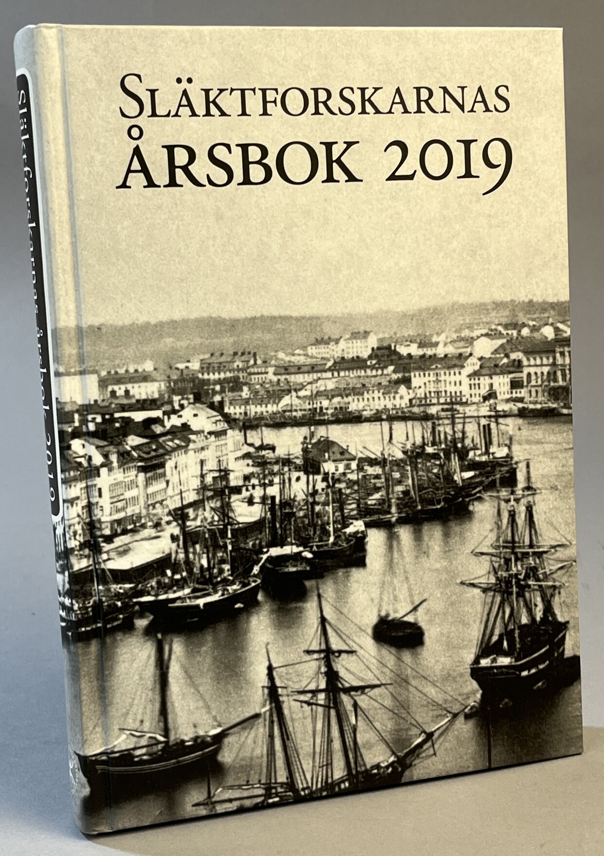 Släktforskarnas årsbok 2019. Utgiven av Sveriges Släktforskarförbund.