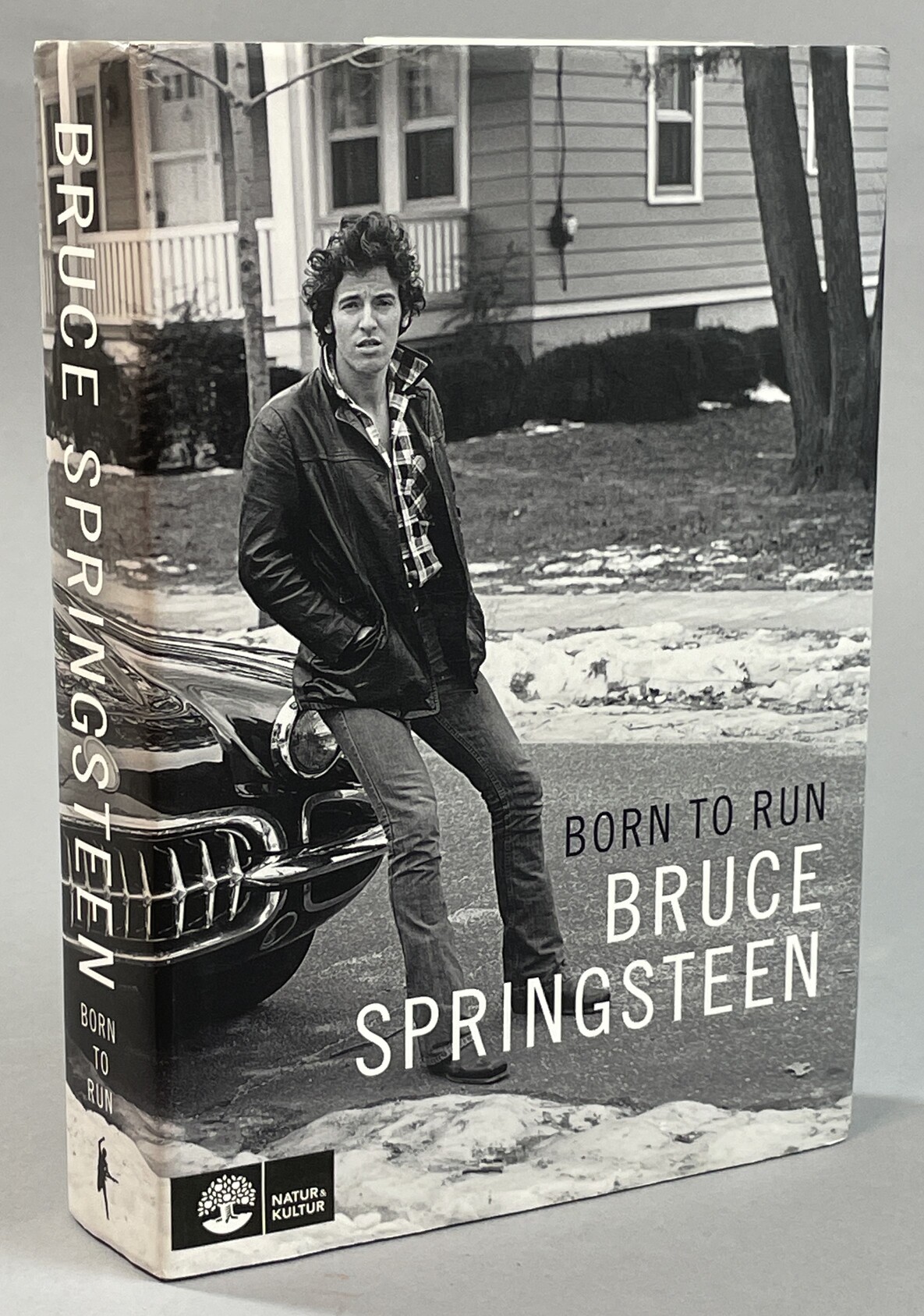 Born to run. Översättning: Erik MacQueen. [Utg. av] Natur & Kultur.
